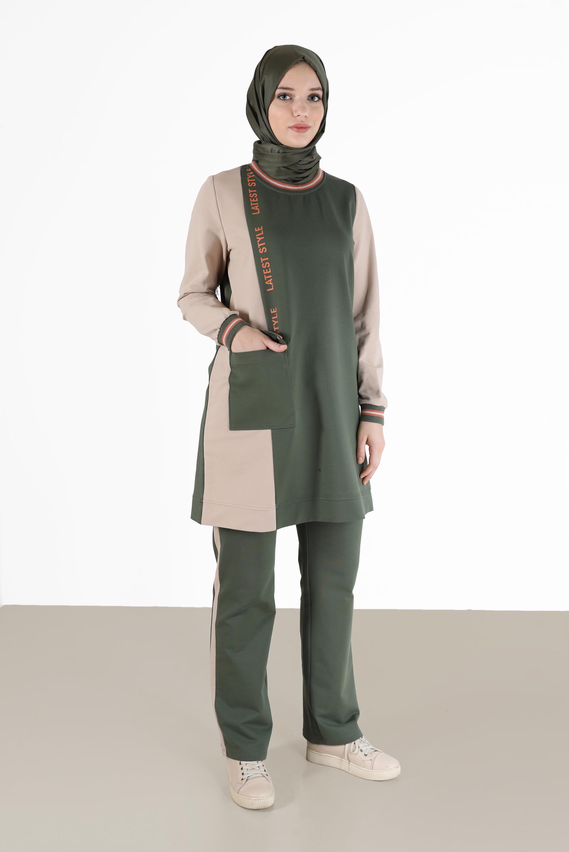 Tesettür giyim HAKİ YAZI DETAYLI CEPLİ İKİLİ PANT. EŞOFMAN TAKIM 42269 