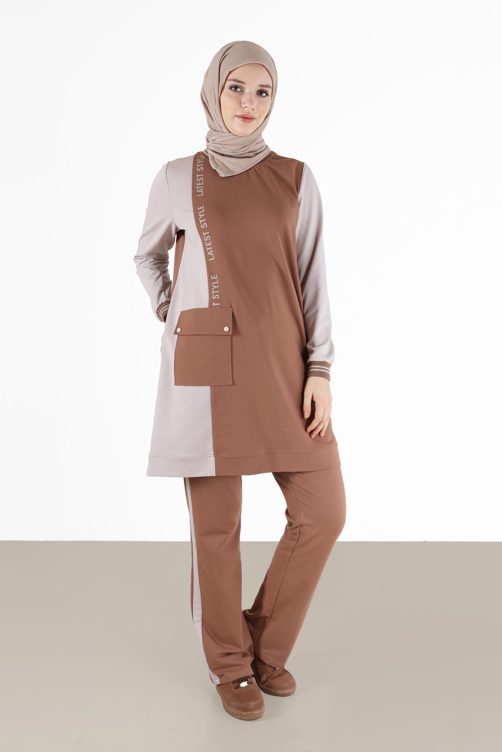 Tesettür giyim KAHVE YAZI DETAYLI CEPLİ İKİLİ PANT. EŞOFMAN TAKIM 42269 