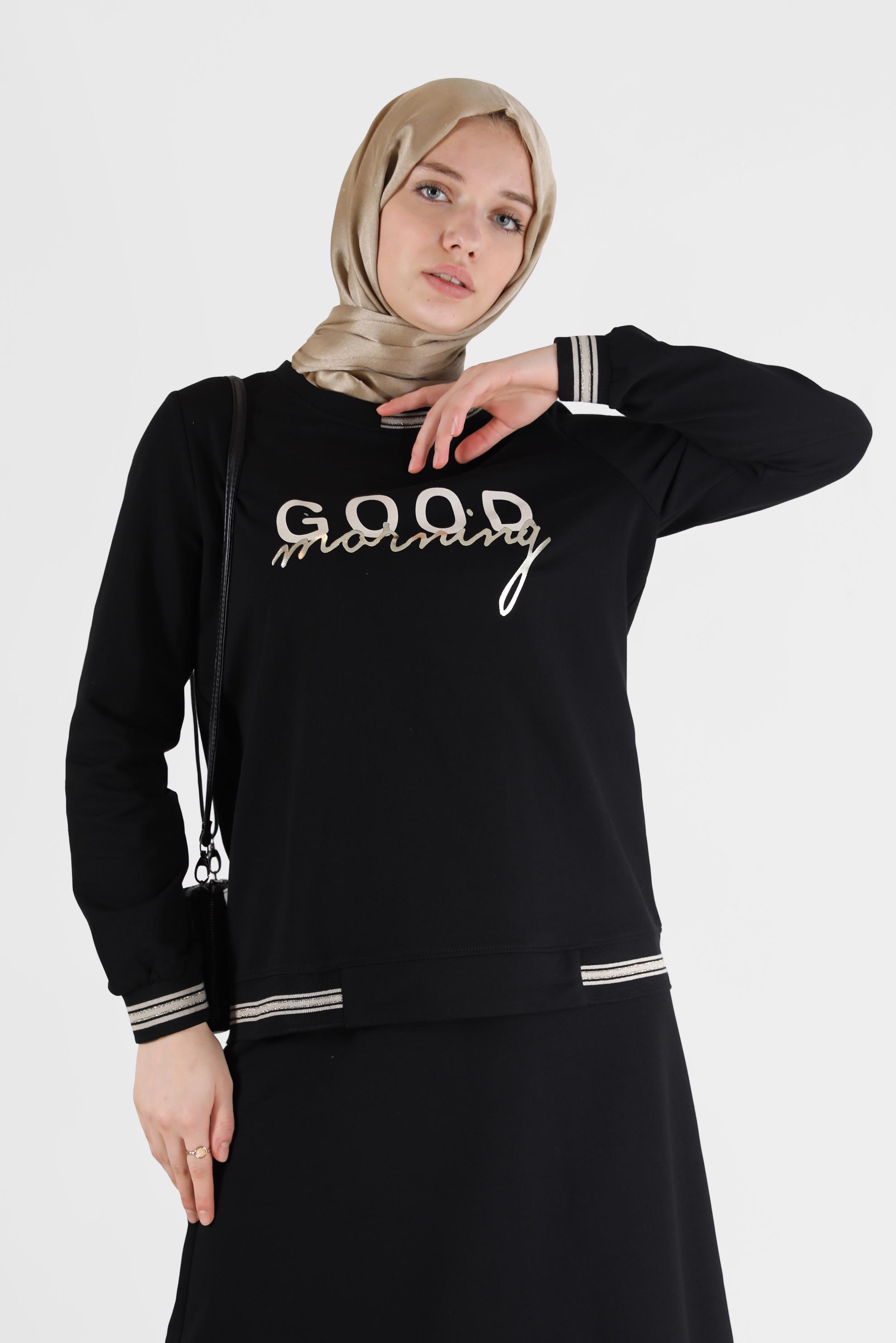 Tesettür giyim SİYAH YAZI BASKILI MANŞETLERİ LASTİKLİ İKİLİ ETEKLİ EŞOFMAN TAKIMI 42271 