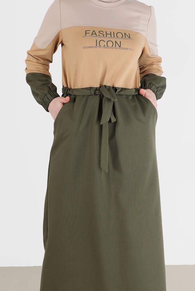 Vêtements hijab KAKI ROBE DE SURVÊTEMENT IMPRIMÉ SLOGAN TAILLE FRONCÉE 42272 - ALVİNA