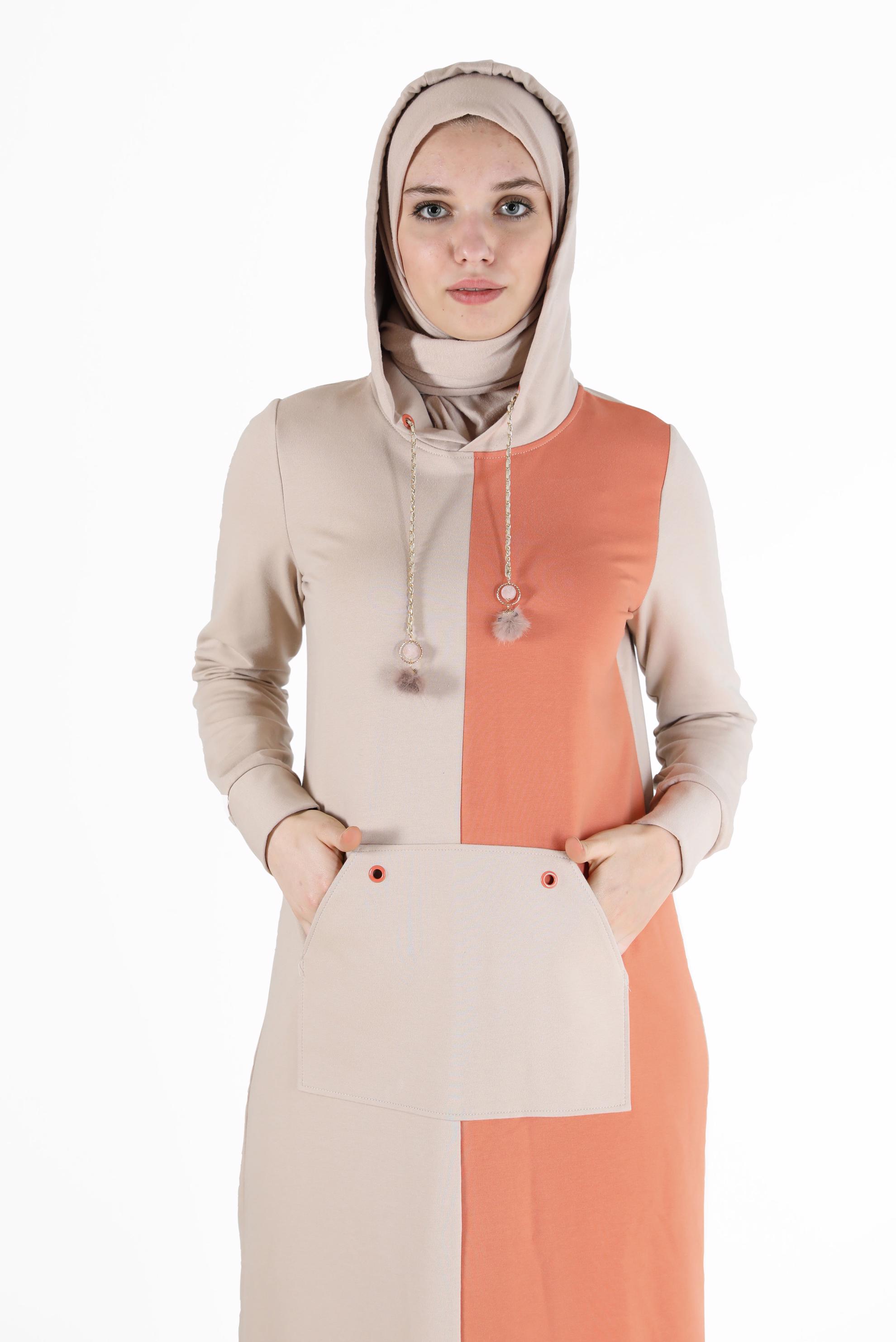 Tesettür giyim BEJ İKİ RENKLİ KAPÜŞONLU EŞOFMAN ELBİSE 42274