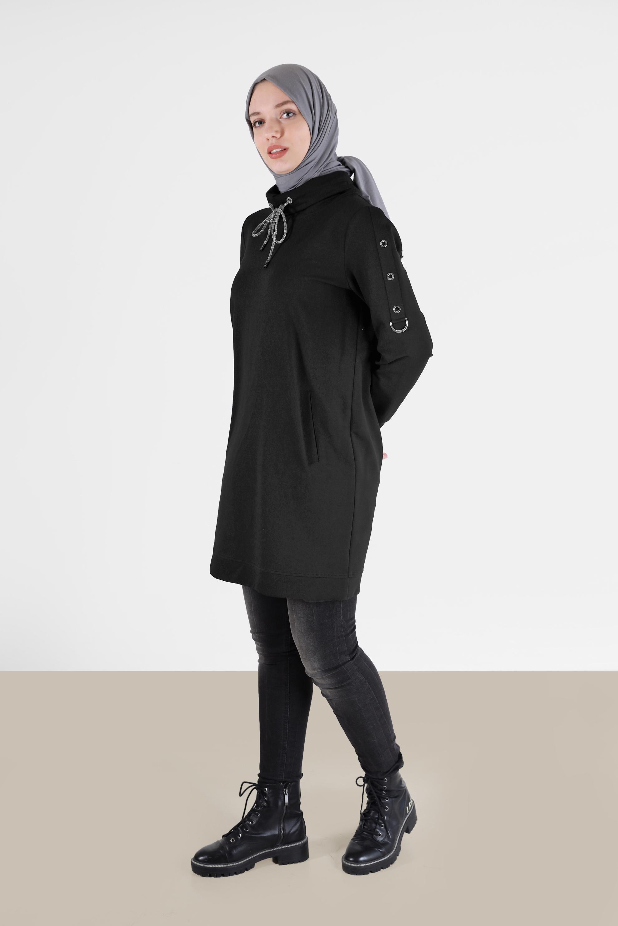 Tesettür giyim SİYAH KOLLARI KUŞGÖZÜ DETAYLI DEGAJE YAKA EŞOFMAN TUNİK 42343 