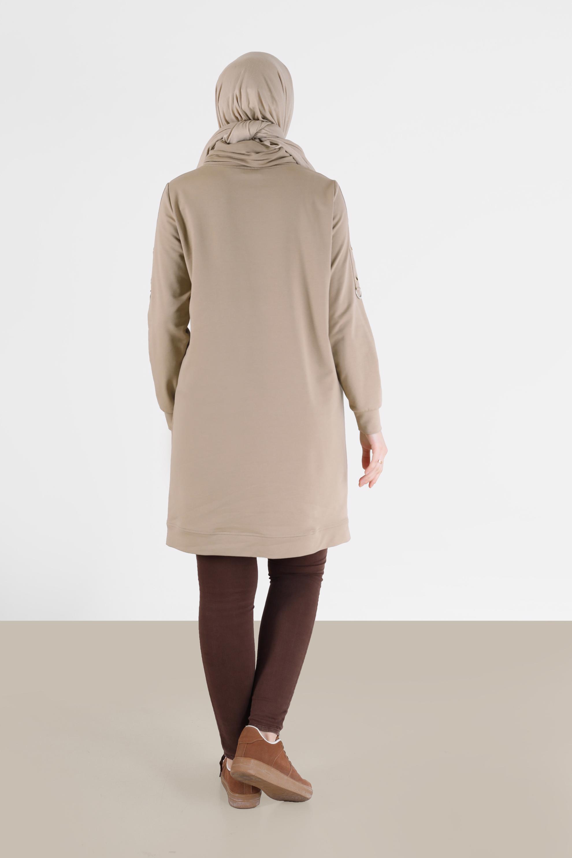 Tesettür giyim BEJ KOLLARI KUŞGÖZÜ DETAYLI DEGAJE YAKA EŞOFMAN TUNİK 42343 