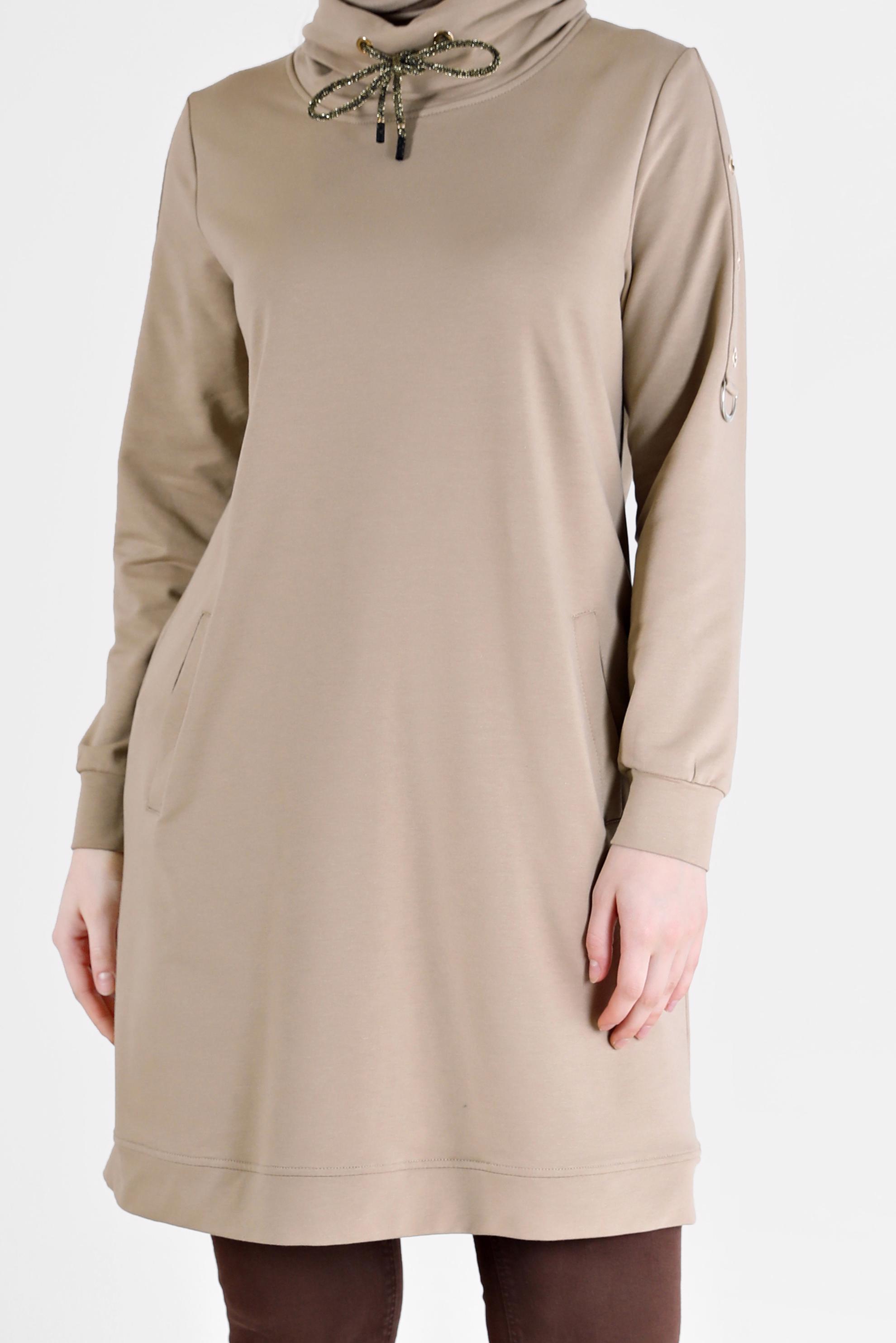 Tesettür giyim BEJ KOLLARI KUŞGÖZÜ DETAYLI DEGAJE YAKA EŞOFMAN TUNİK 42343 