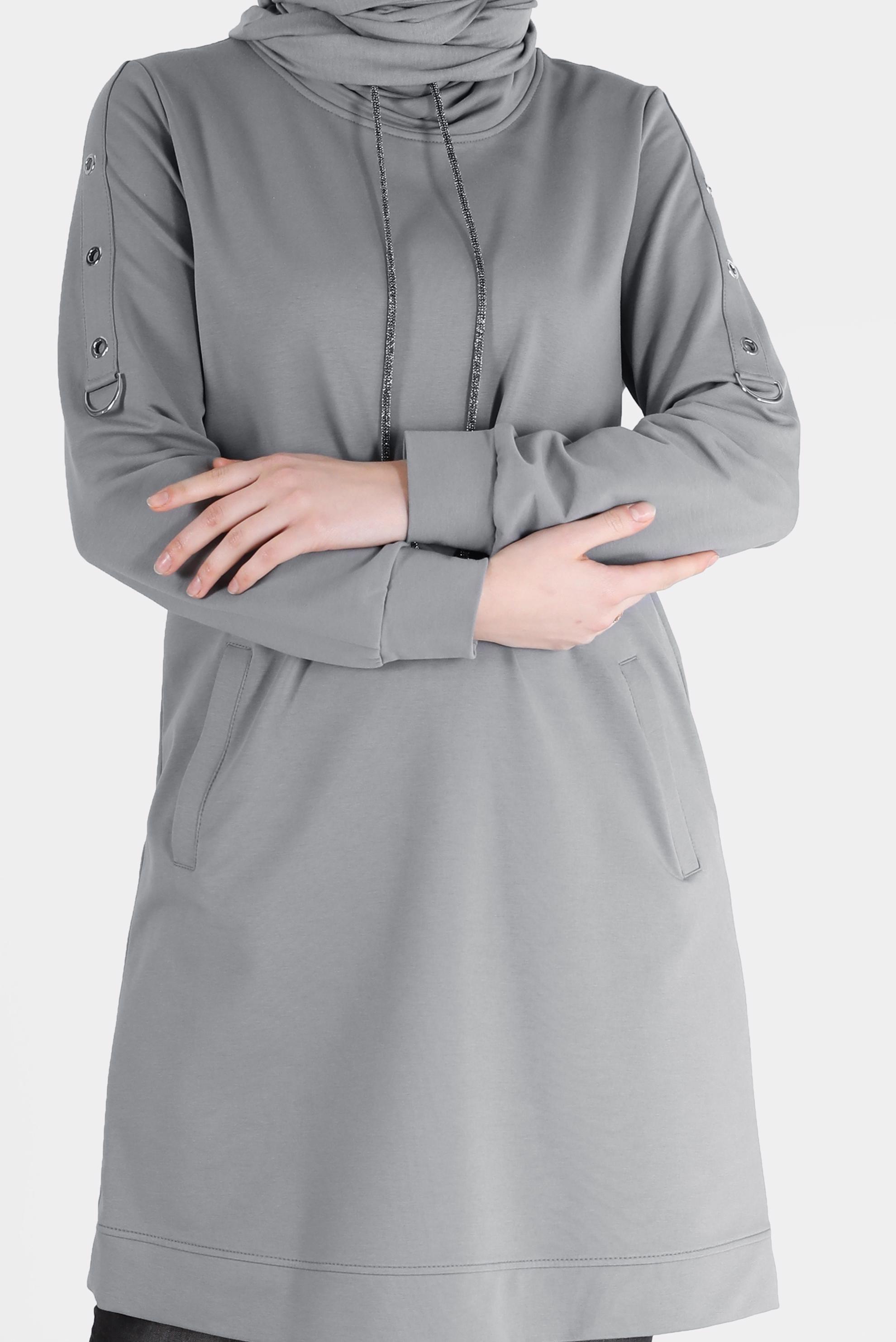 Tesettür giyim GRİ KOLLARI KUŞGÖZÜ DETAYLI DEGAJE YAKA EŞOFMAN TUNİK 42343 