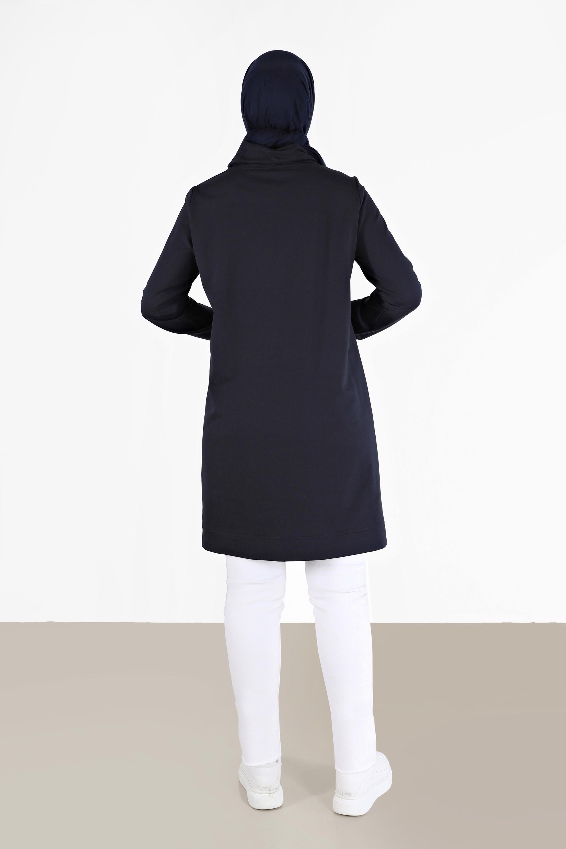 Tesettür giyim LACİVERT KOLLARI KUŞGÖZÜ DETAYLI DEGAJE YAKA EŞOFMAN TUNİK 42343 