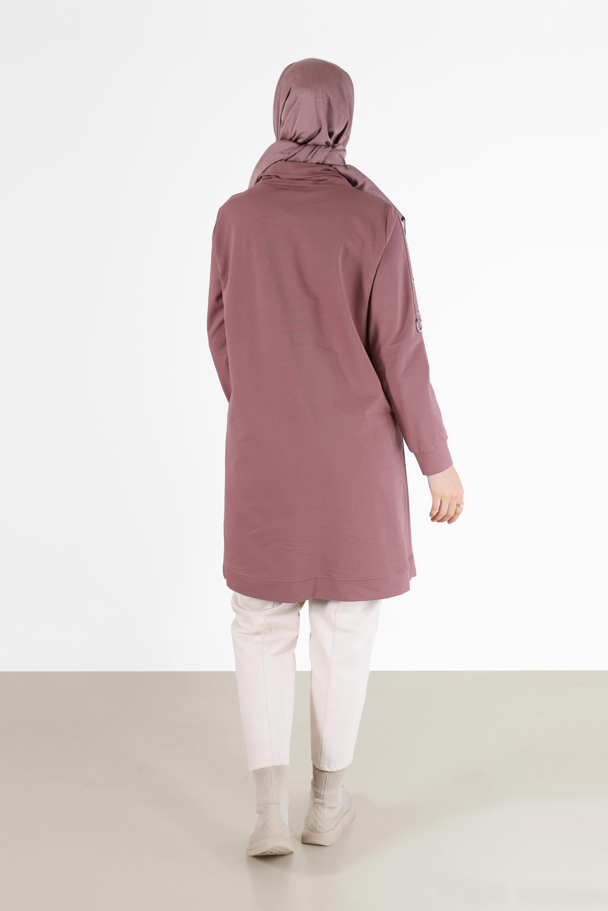 Tesettür giyim PEMBE KOLLARI KUŞGÖZÜ DETAYLI DEGAJE YAKA EŞOFMAN TUNİK 42343 