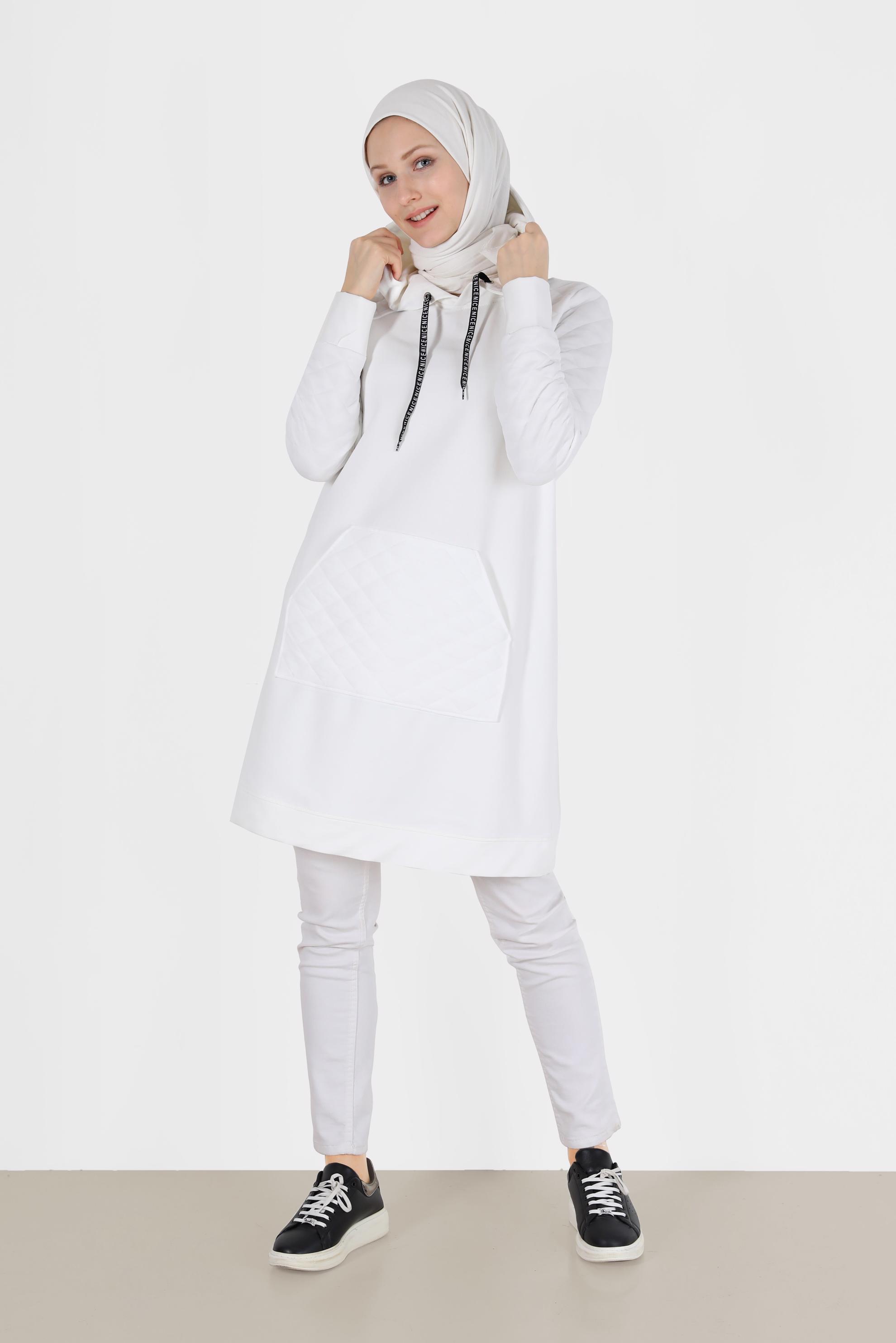 Tesettür giyim BEYAZ KAPİTONE DESEN DETAYLI KAPÜŞONLU EŞOFMAN TUNİK 42344 
