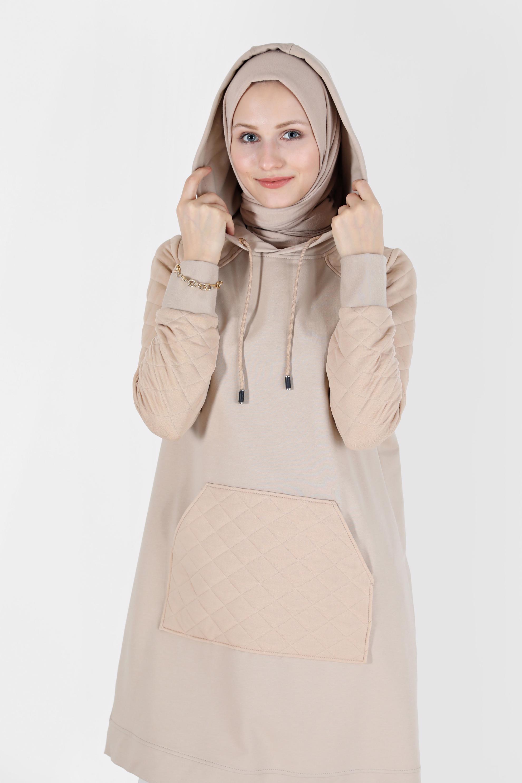 Tesettür giyim BEJ KAPİTONE DESEN DETAYLI KAPÜŞONLU EŞOFMAN TUNİK 42344 