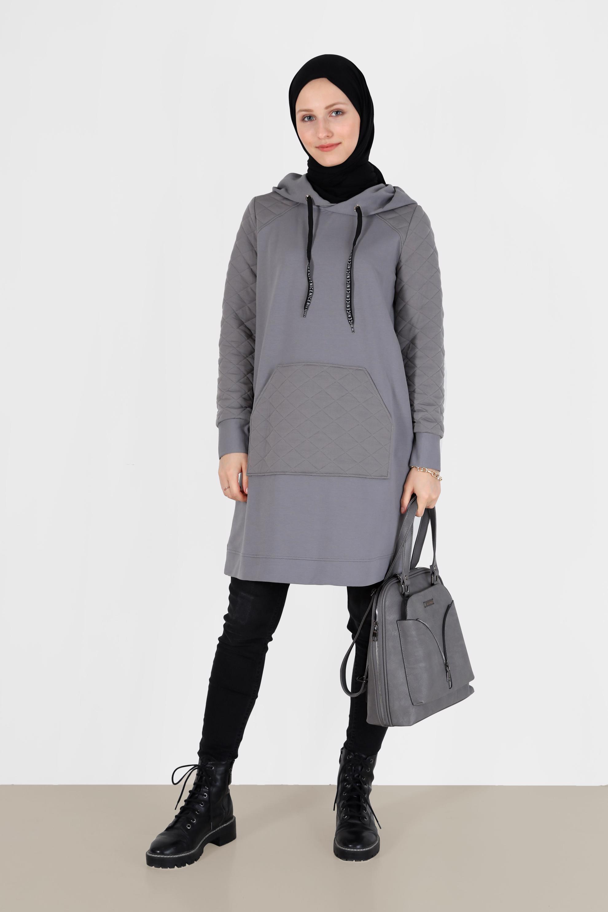 Tesettür giyim GRİ KAPİTONE DESEN DETAYLI KAPÜŞONLU EŞOFMAN TUNİK 42344 