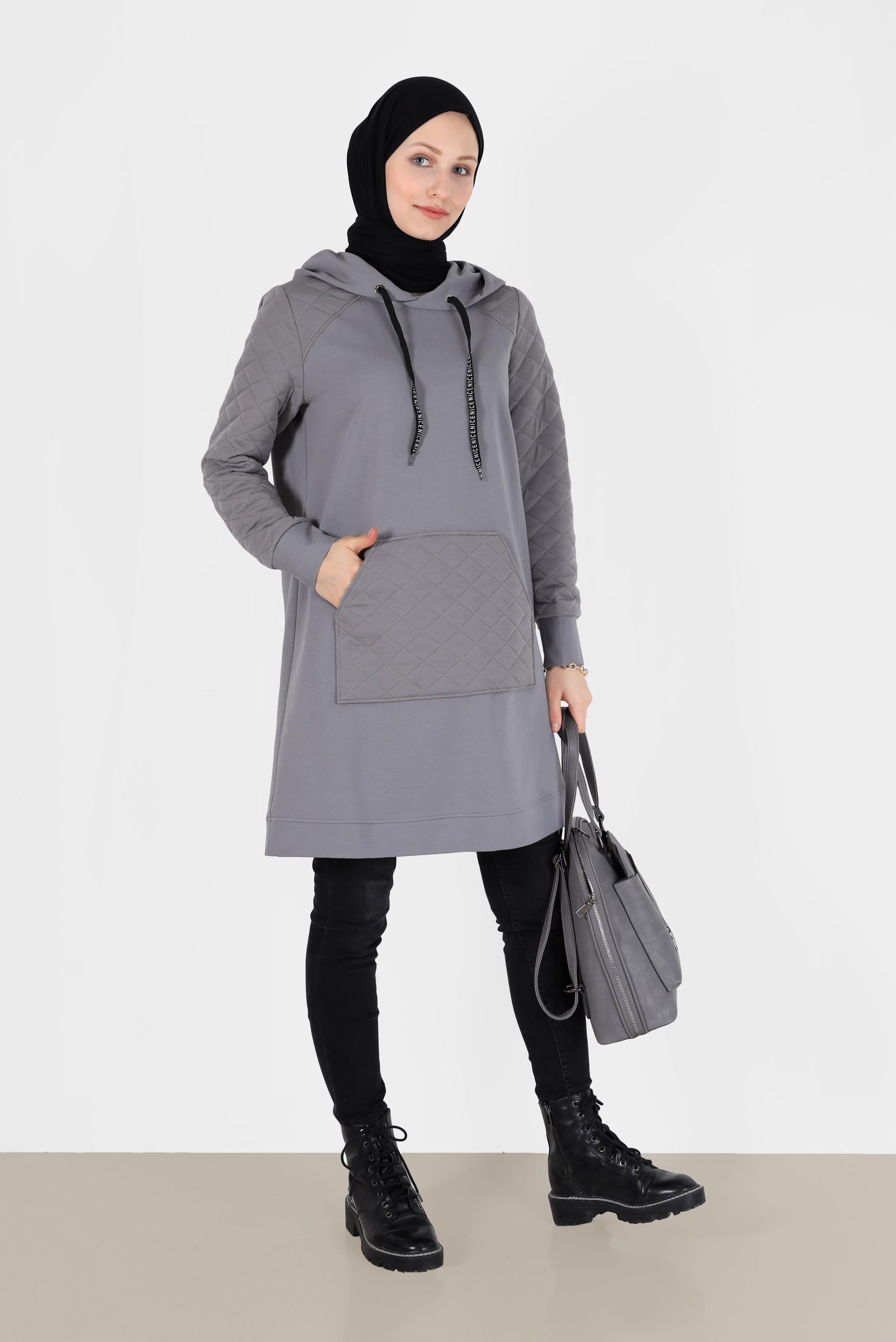 Tesettür giyim GRİ KAPİTONE DESEN DETAYLI KAPÜŞONLU EŞOFMAN TUNİK 42344 