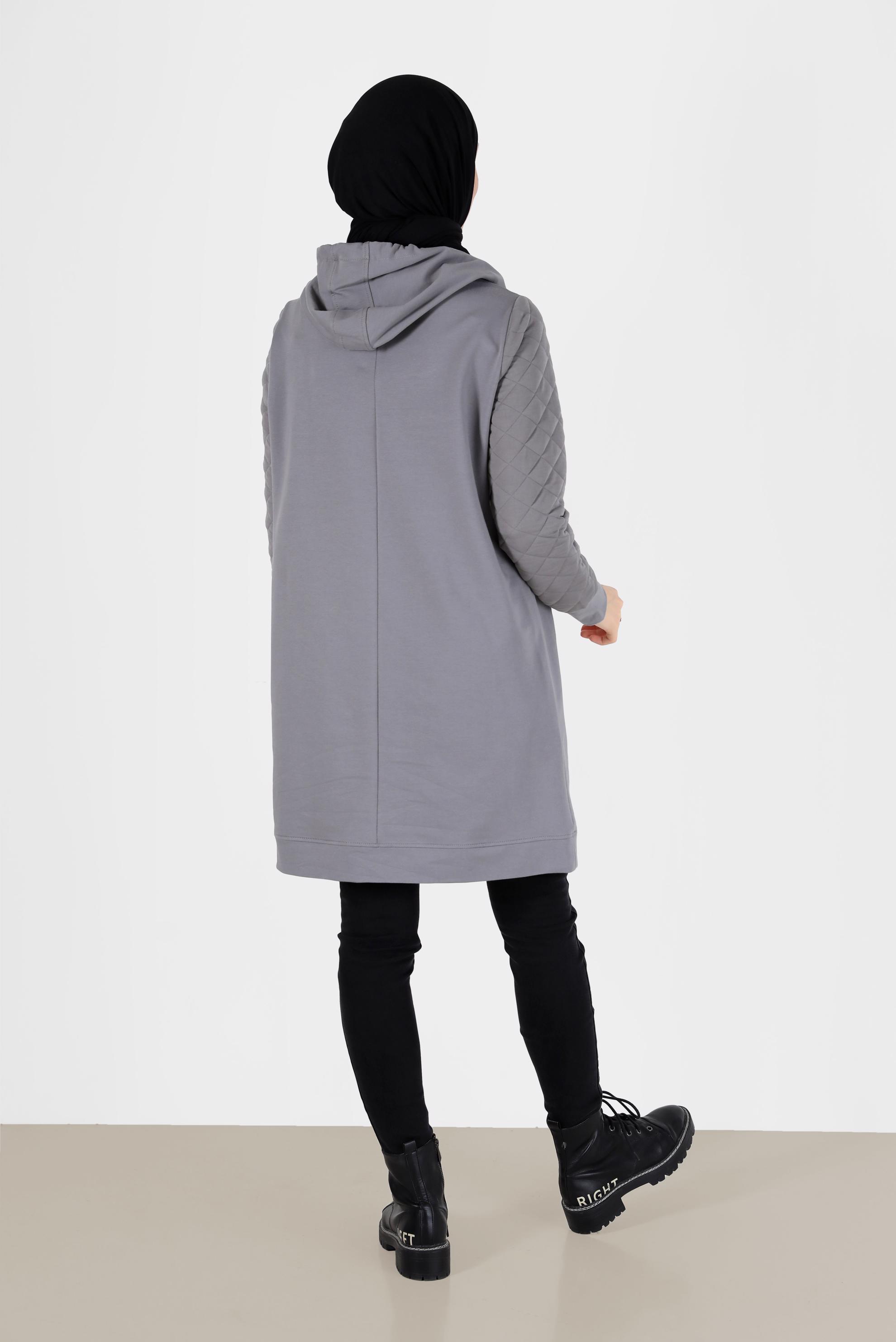 Tesettür giyim GRİ KAPİTONE DESEN DETAYLI KAPÜŞONLU EŞOFMAN TUNİK 42344 