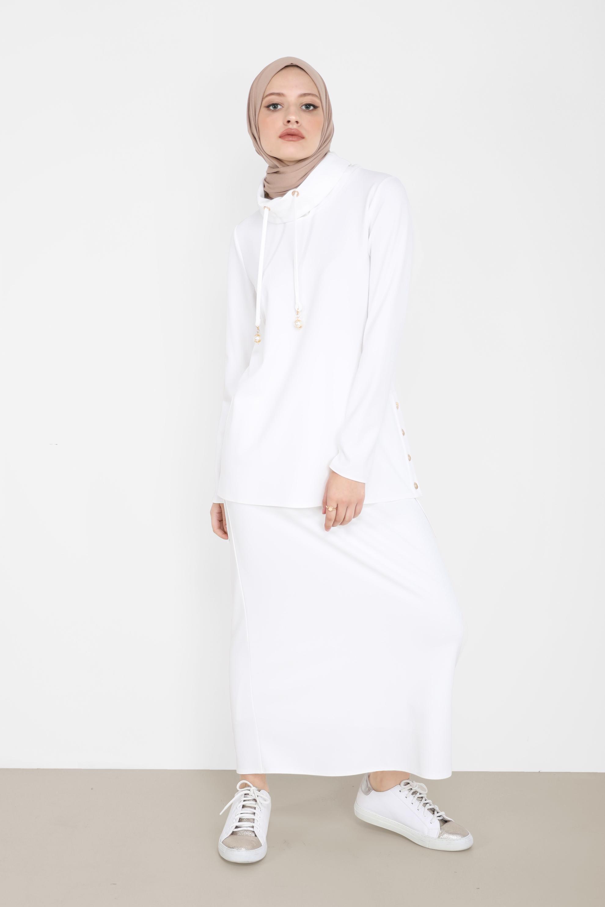 Vêtements hijab BLANC COSTUME JUPE 2 PIÈCES DÉTAIL BOUTONS 42163