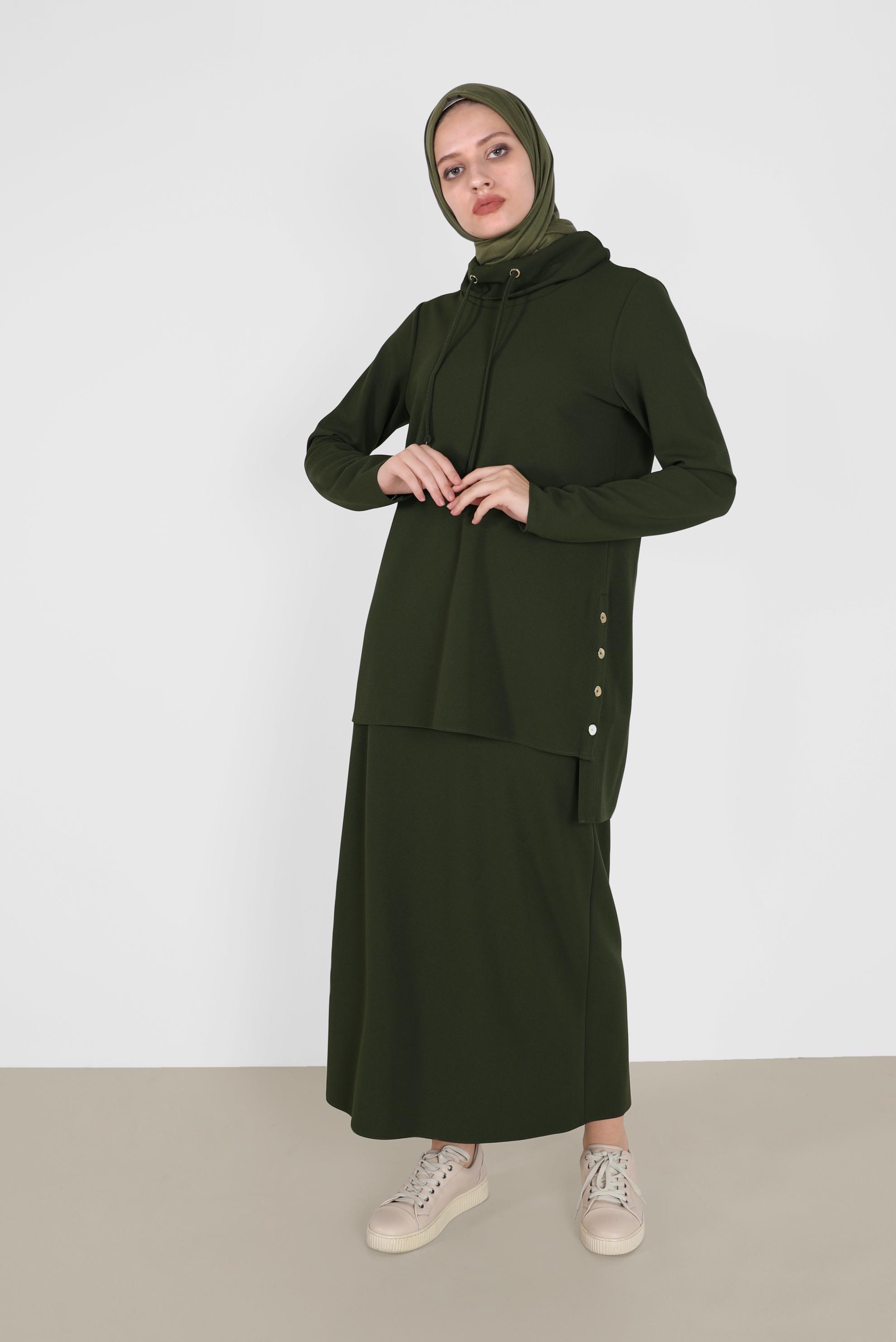 Tesettür giyim HAKİ YANLARI DÜĞME DETAYLI İKİLİ ETEKLİ TAKIM 42163 
