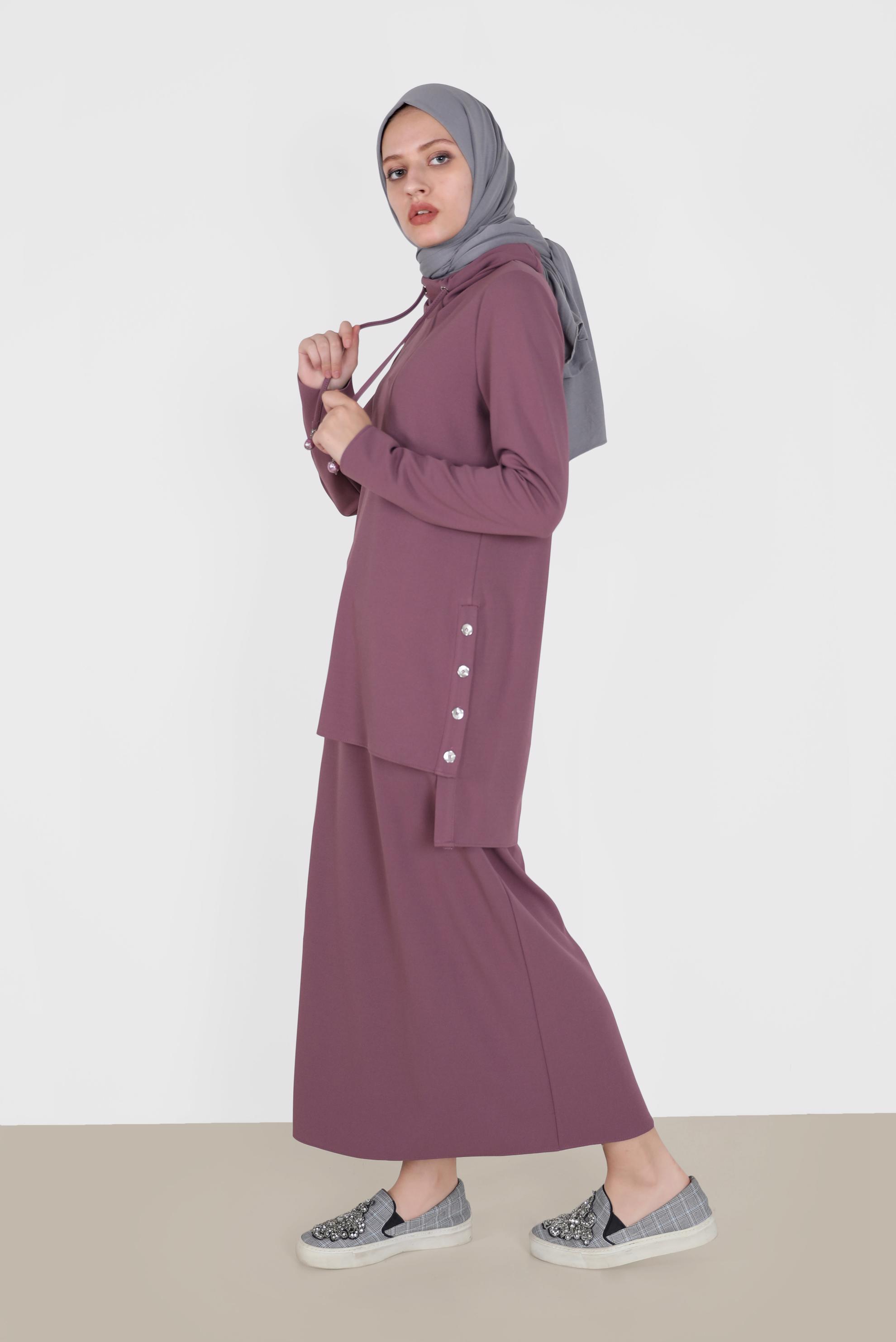 Tesettür giyim MOR YANLARI DÜĞME DETAYLI İKİLİ ETEKLİ TAKIM 42163 