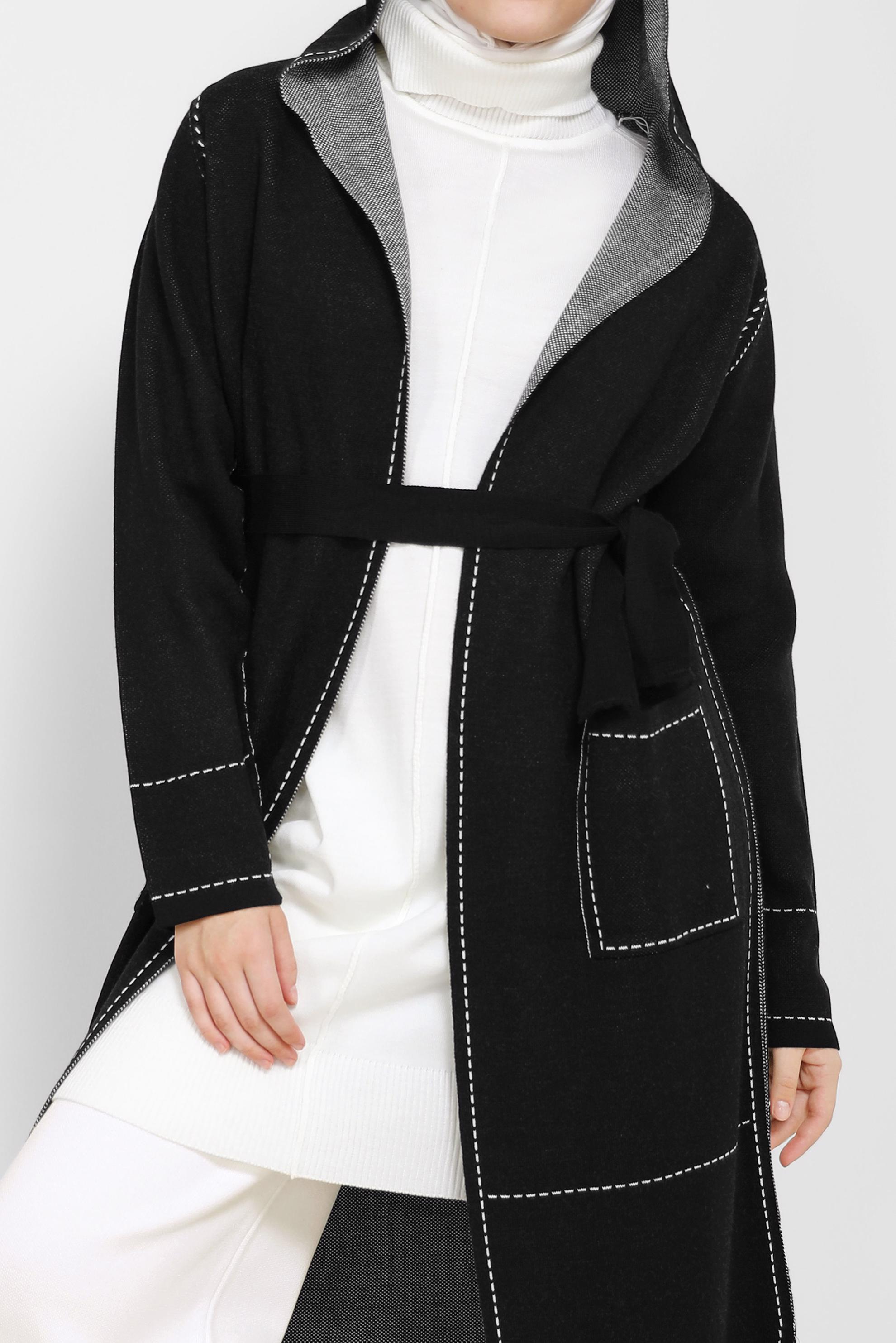 Tesettür giyim SİYAH DİKİŞ DETAYLI KAPÜŞONLU TRİKO HIRKA 42062 