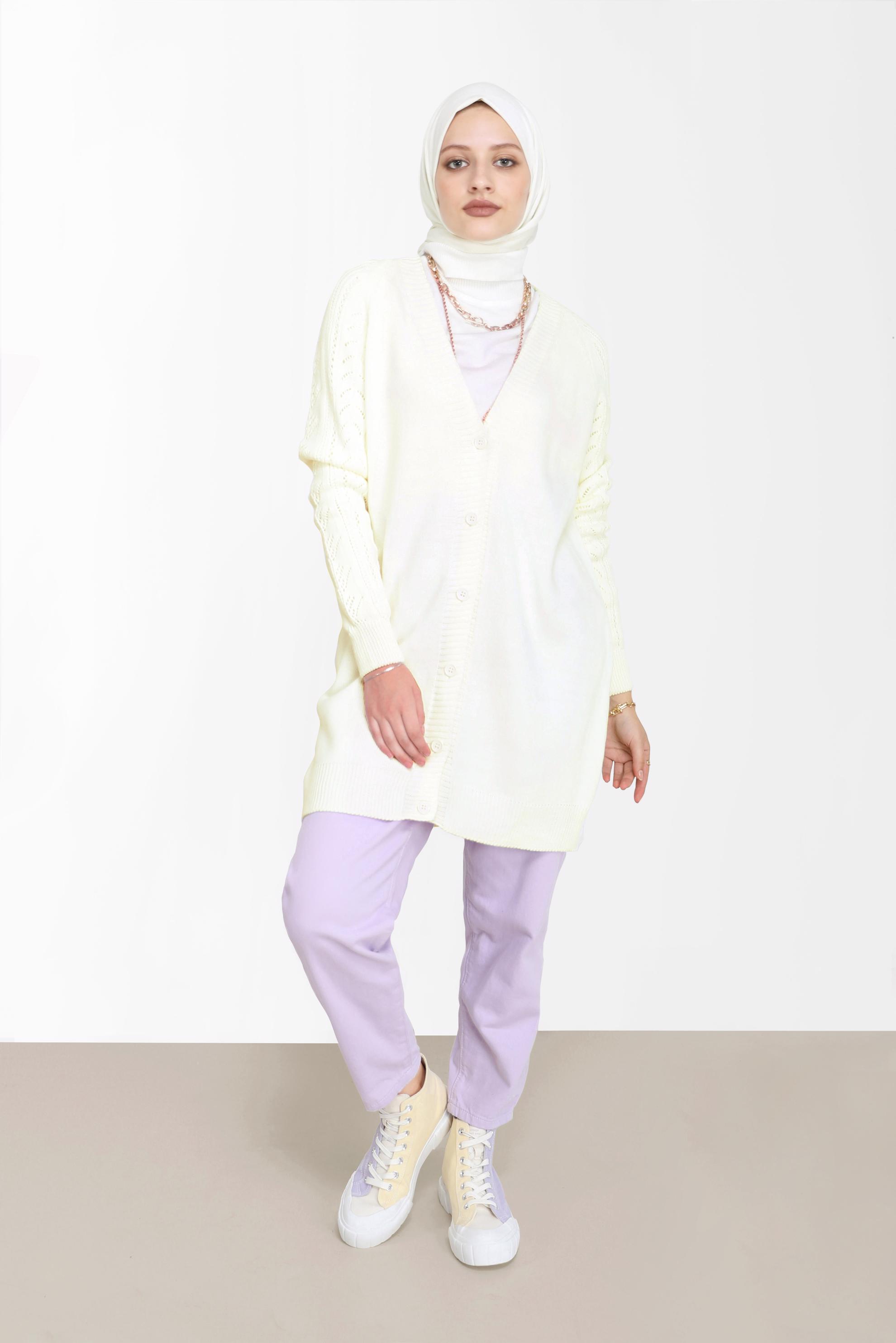 Tesettür giyim BEYAZ DÜĞMELİ TRİKO HIRKA 42064 