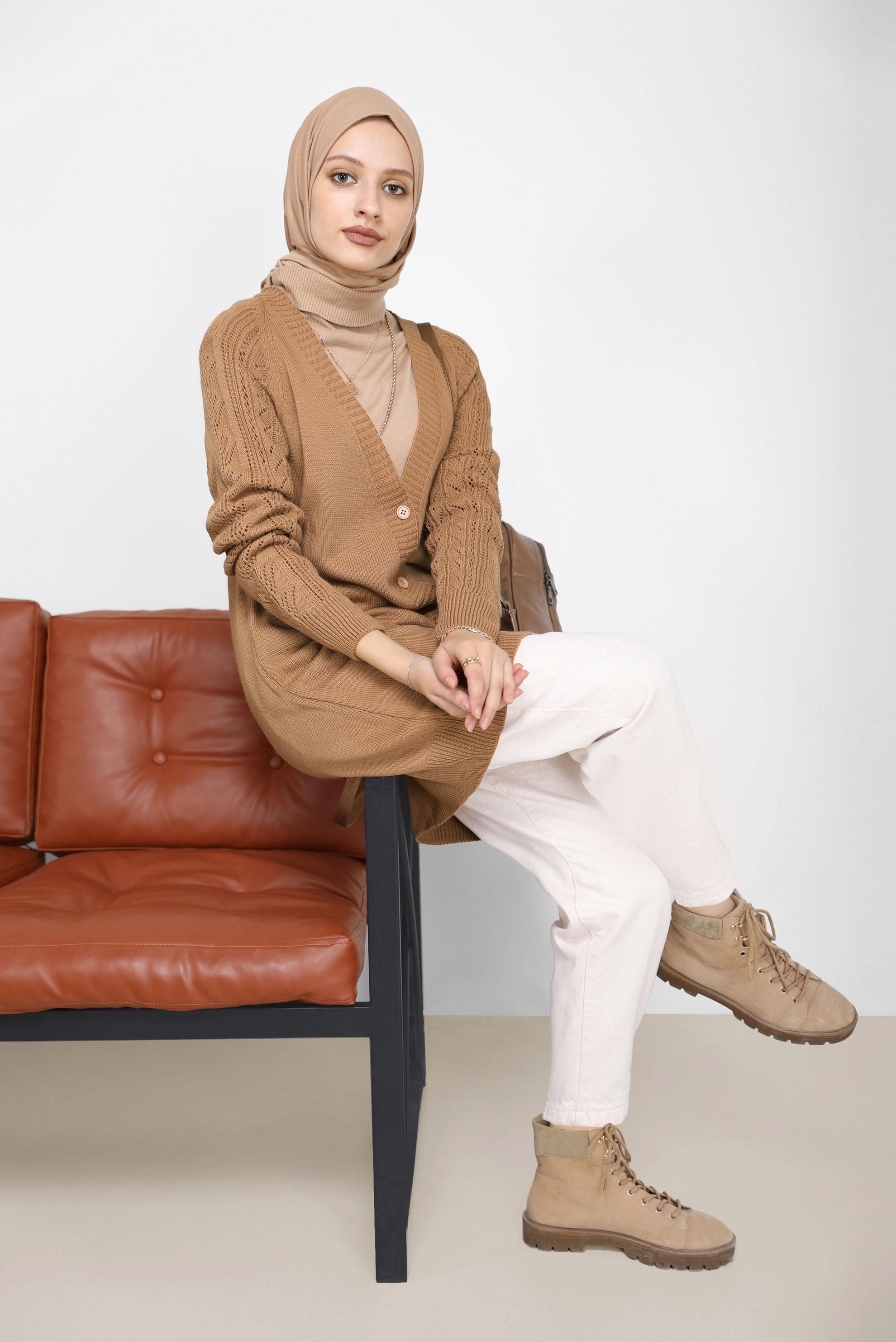 Tesettür giyim KAHVE DÜĞMELİ TRİKO HIRKA 42064 