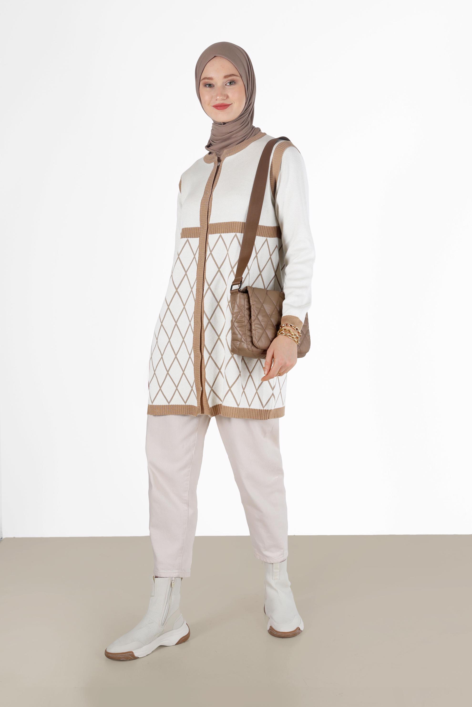 Tesettür giyim BEYAZ GEOMETRİK DESEN DETAYLI TRİKO HIRKA 42067 
