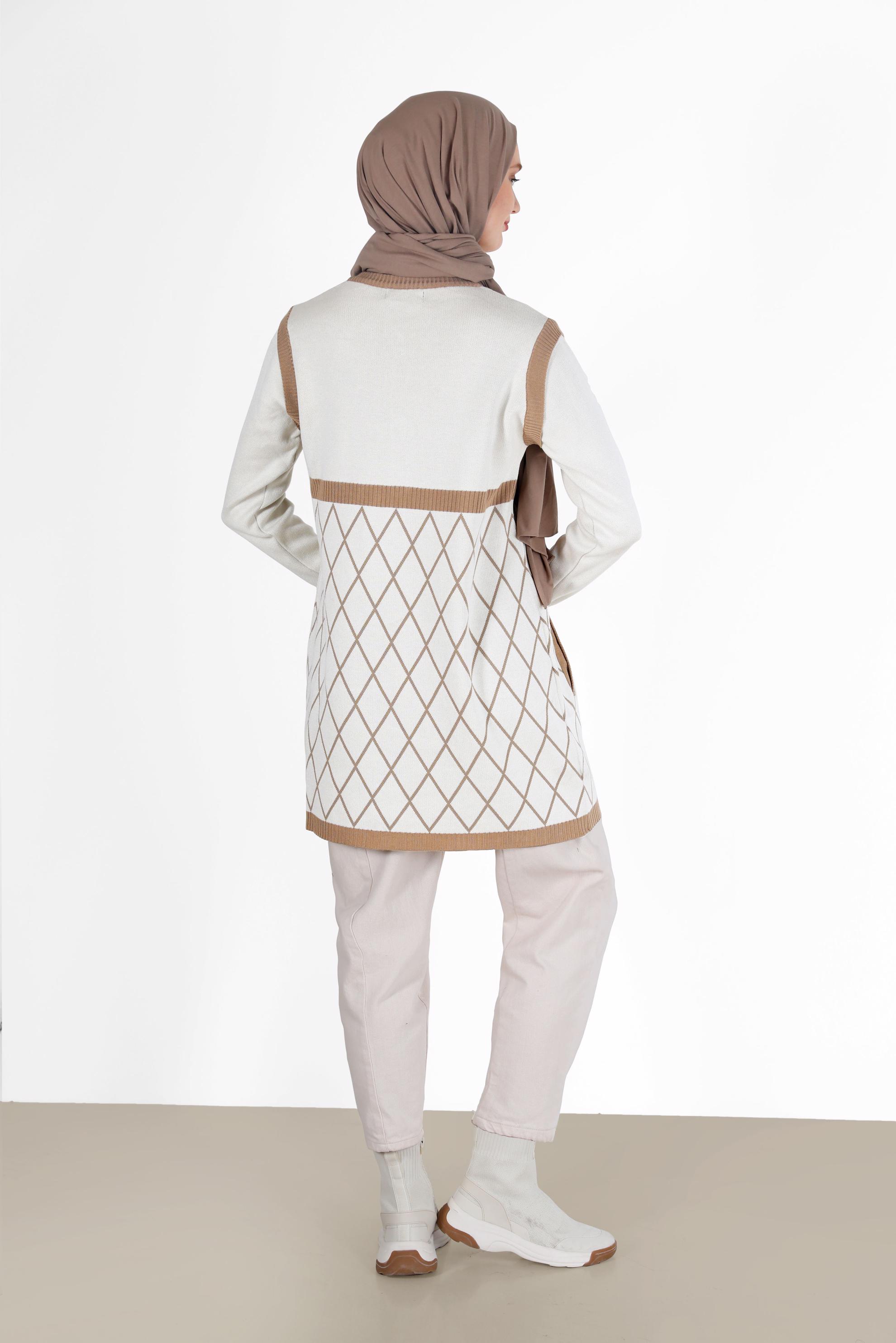 Tesettür giyim BEYAZ GEOMETRİK DESEN DETAYLI TRİKO HIRKA 42067 