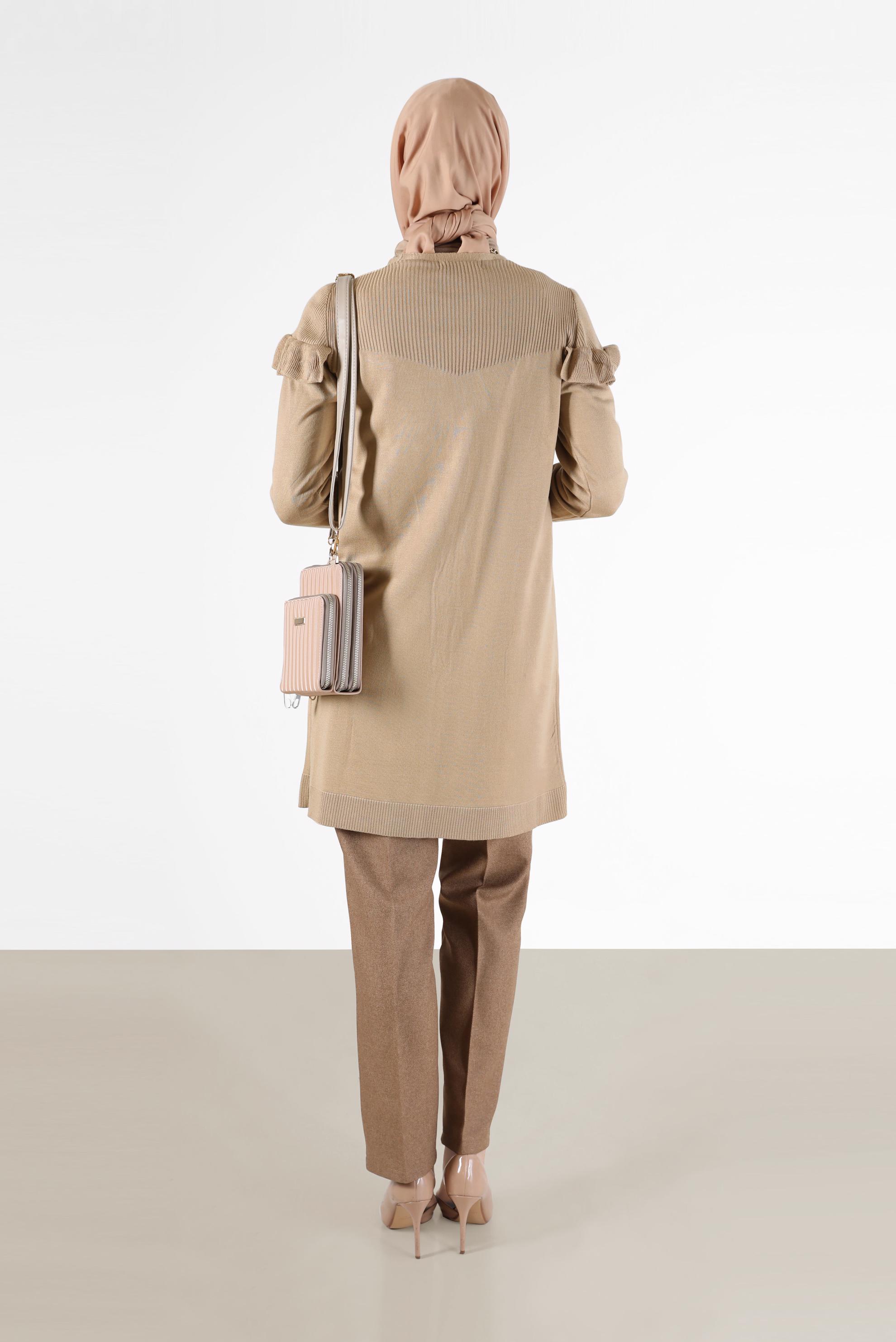 Vêtements hijab BRUN TUNIQUE EN MAILLE BOUTONNEE COL EN V AVEC VOLANTS 42080