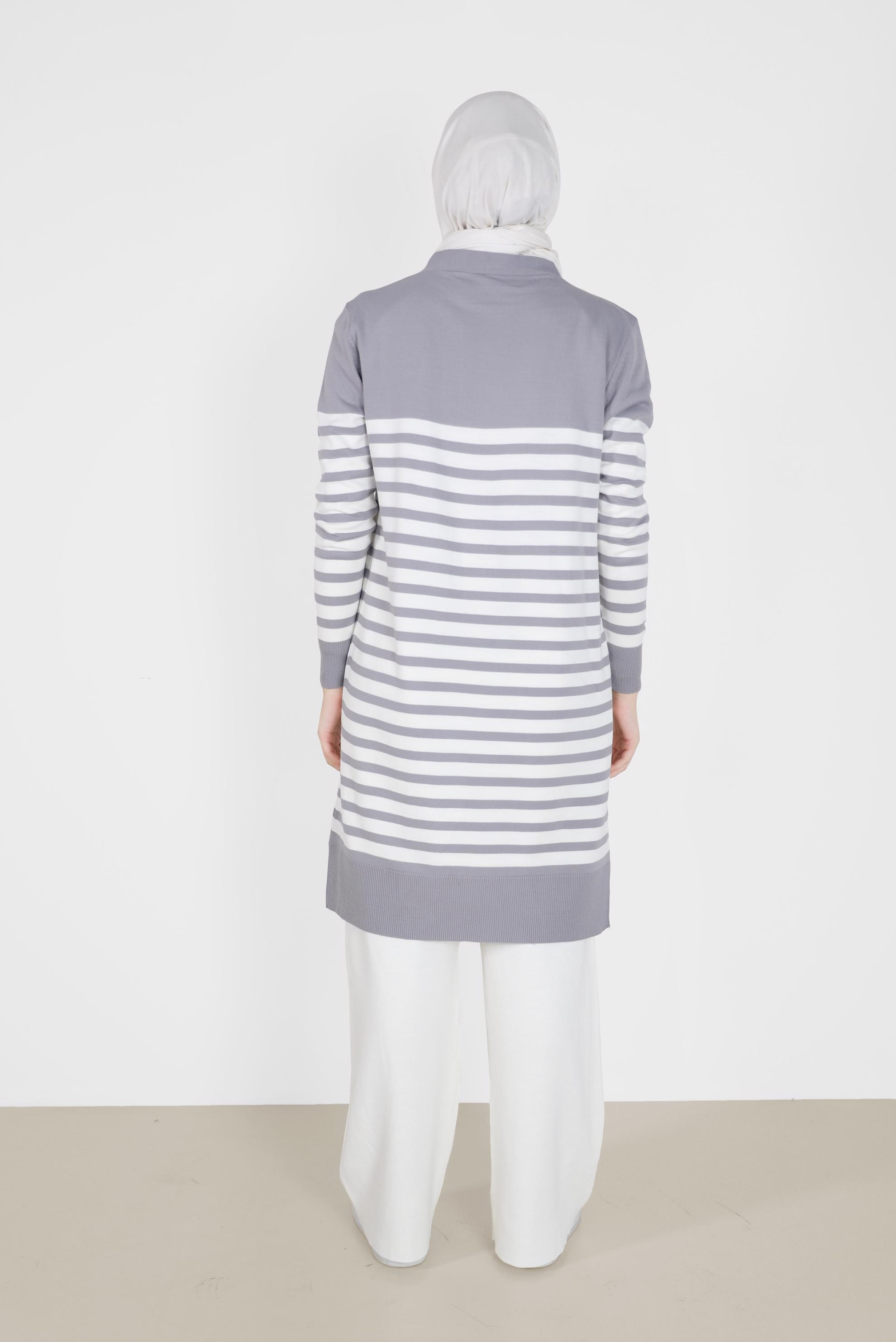 Tesettür giyim GRİ CEP DETAYLI ÇİZGİLİ TRİKO HIRKA 42110 