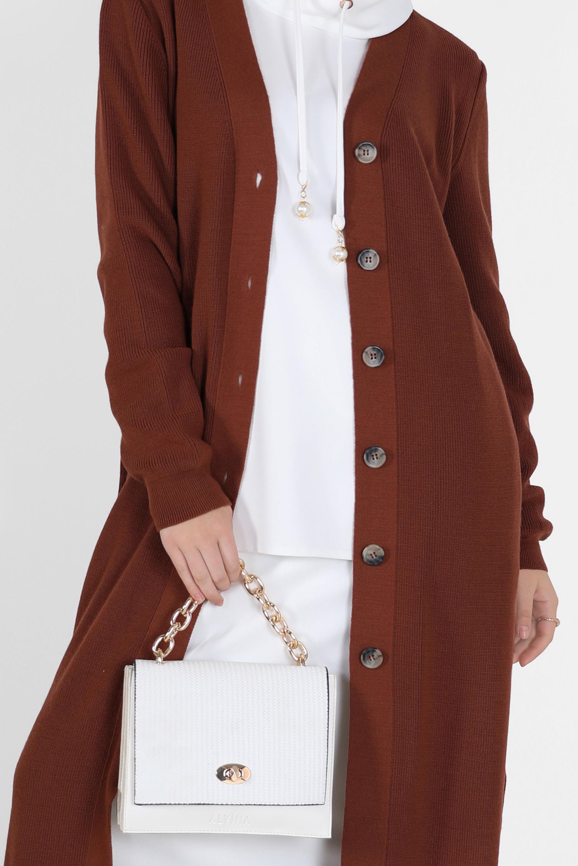 Tesettür giyim KAHVE DÜĞMELİ YIRTMAÇ DETAYLI TRİKO HIRKA 42113 