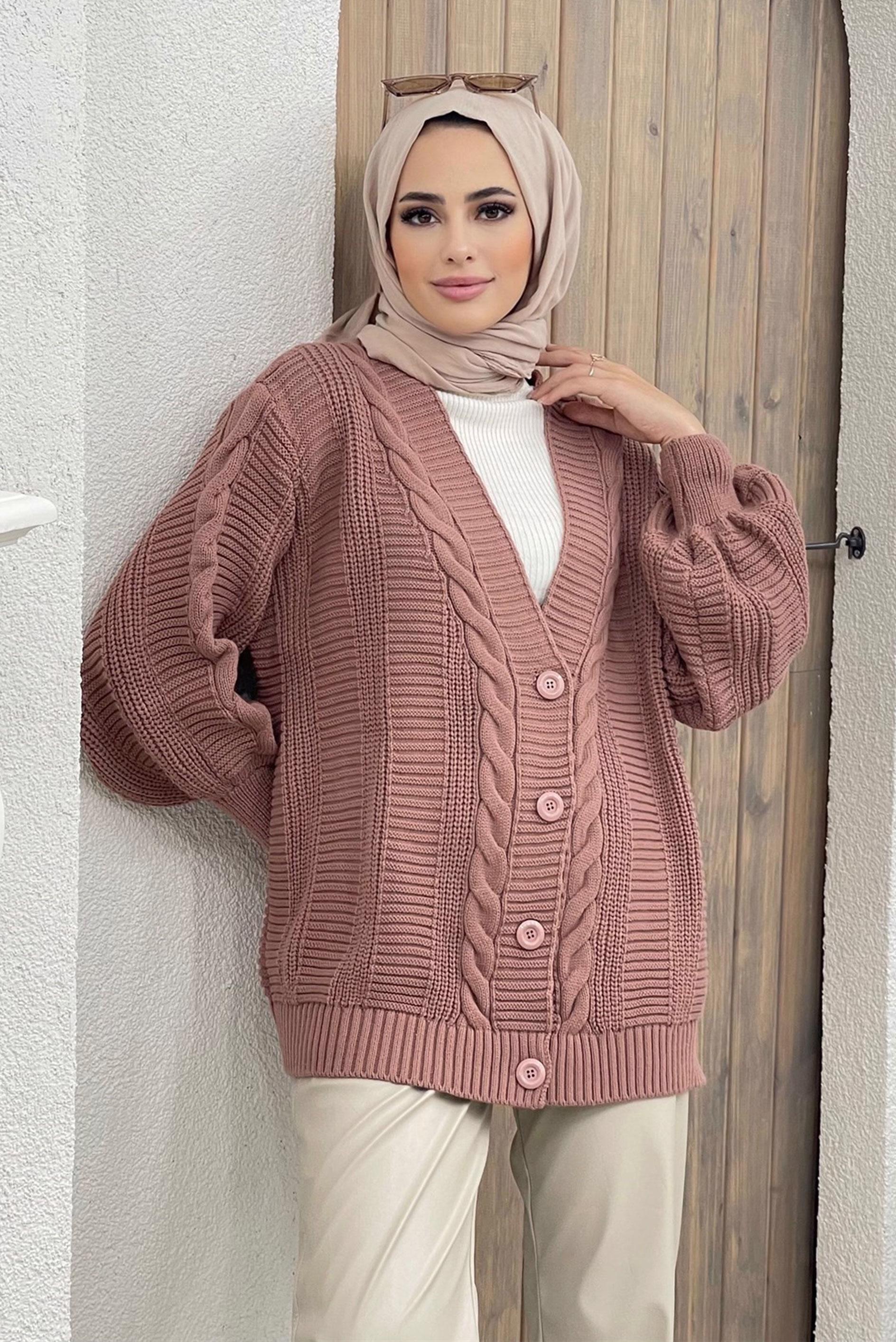 Tesettür giyim PEMBE SAÇ ÖRGÜSÜ DETAYLI DÜĞMELİ HIRKA 42485 