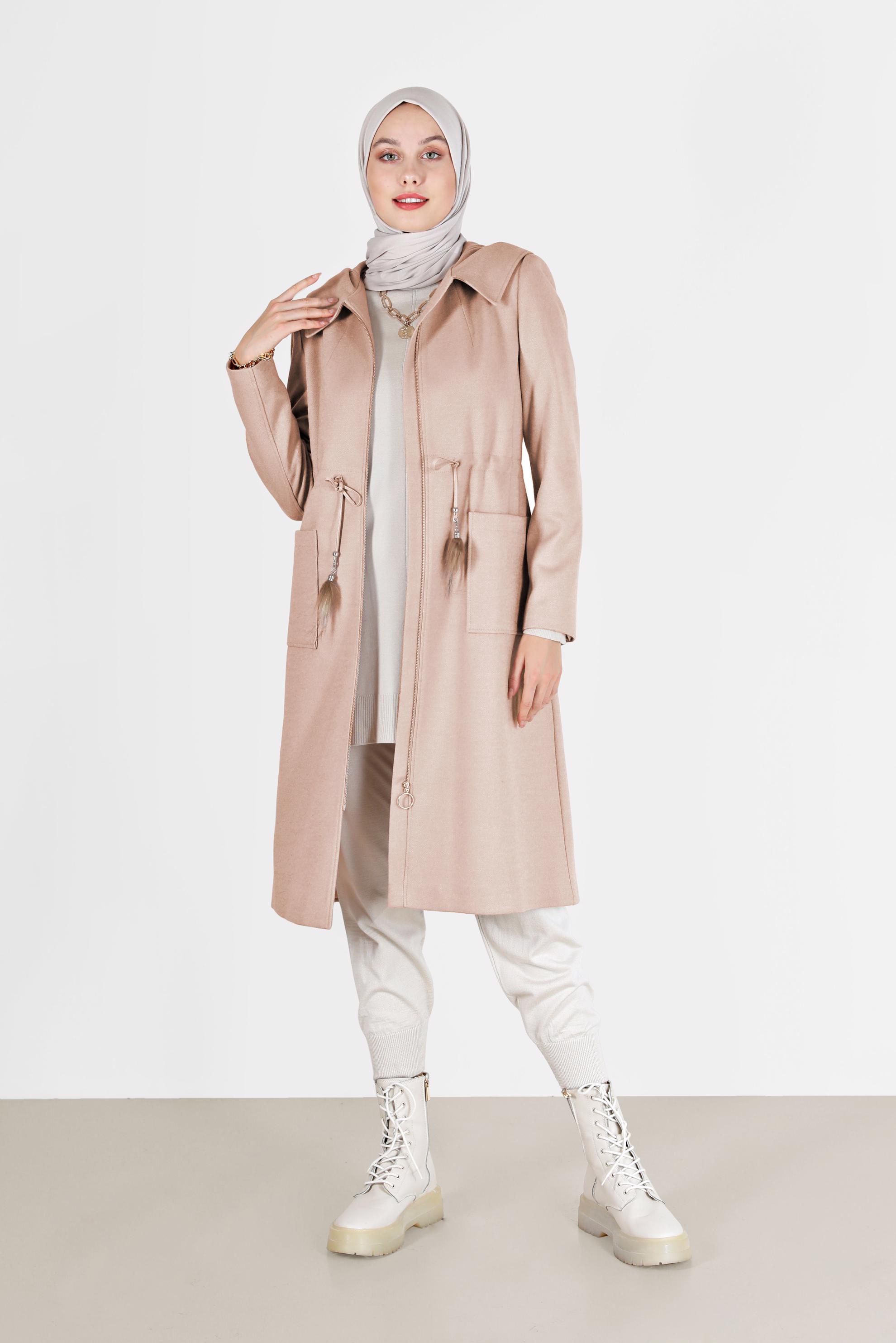 Tesettür giyim BEJ BELDEN BAĞLAMALI KAPÜŞONLU KABAN 90202 