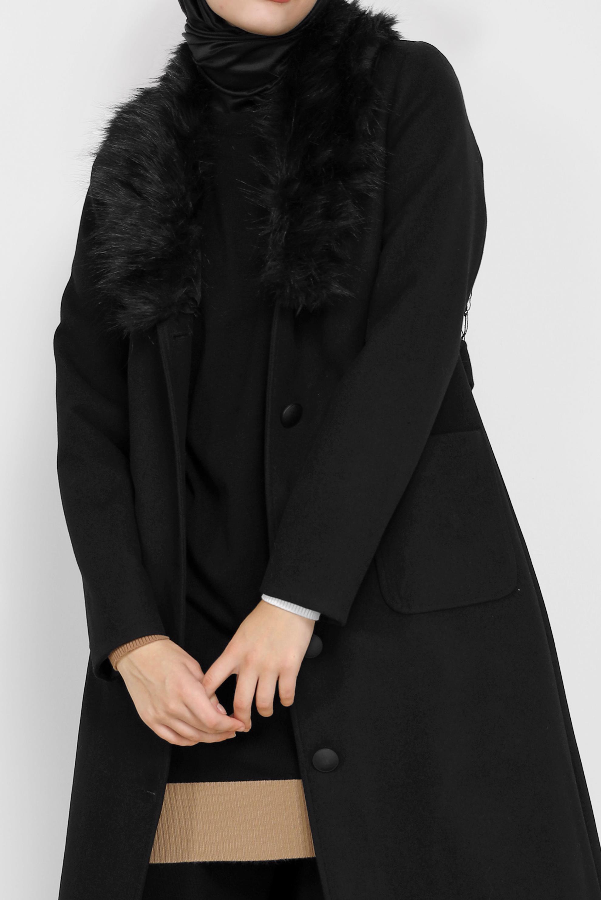 Tesettür giyim SİYAH KÜRK DETAYLI KUŞAKLI KABAN 90205 