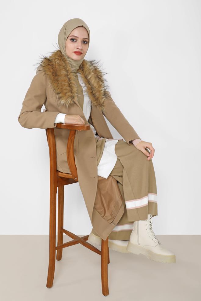 Tesettür giyim  KÜRK DETAYLI KUŞAKLI KABAN 90205  - ALVİNA