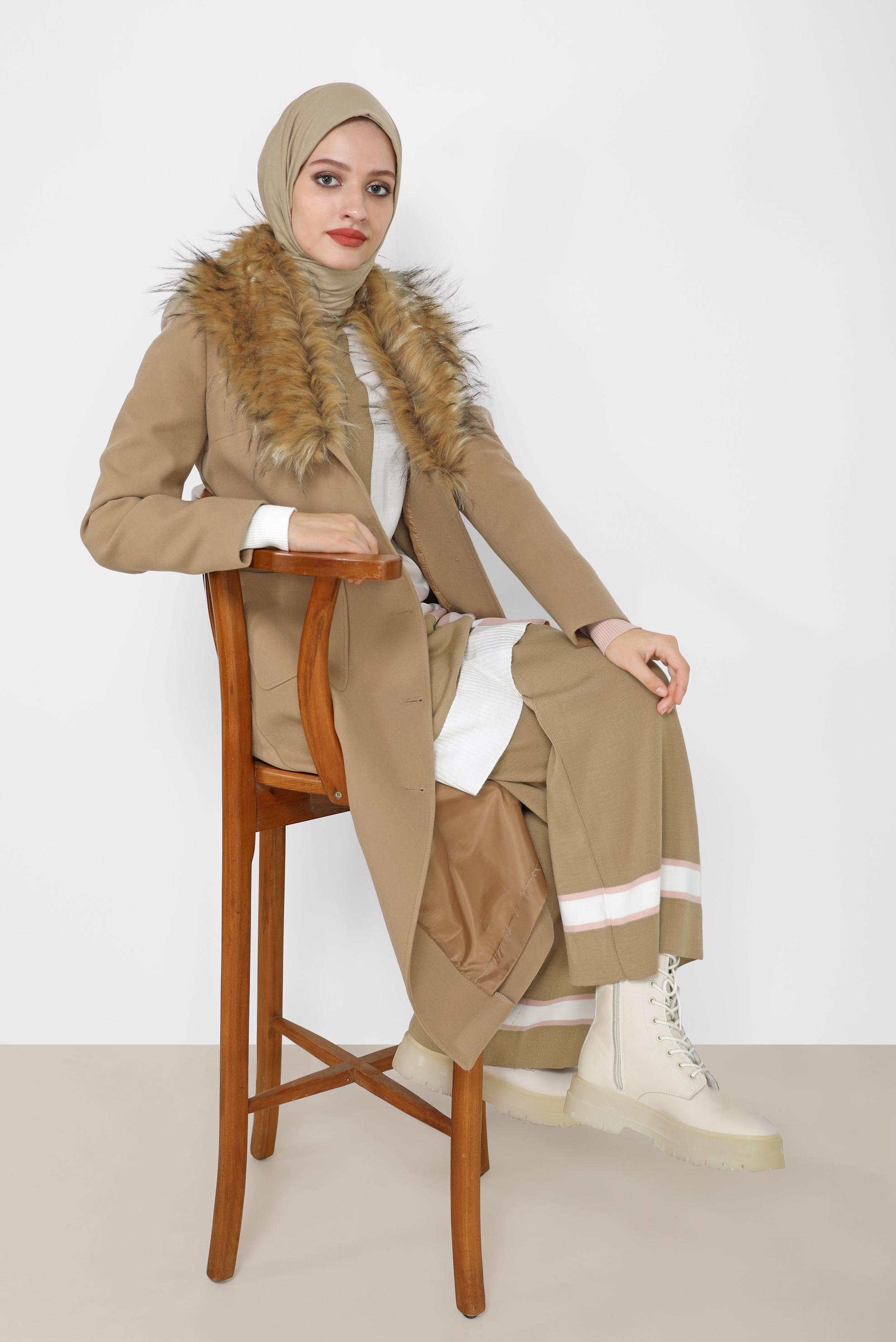 Tesettür giyim KAHVE KÜRK DETAYLI KUŞAKLI KABAN 90205 
