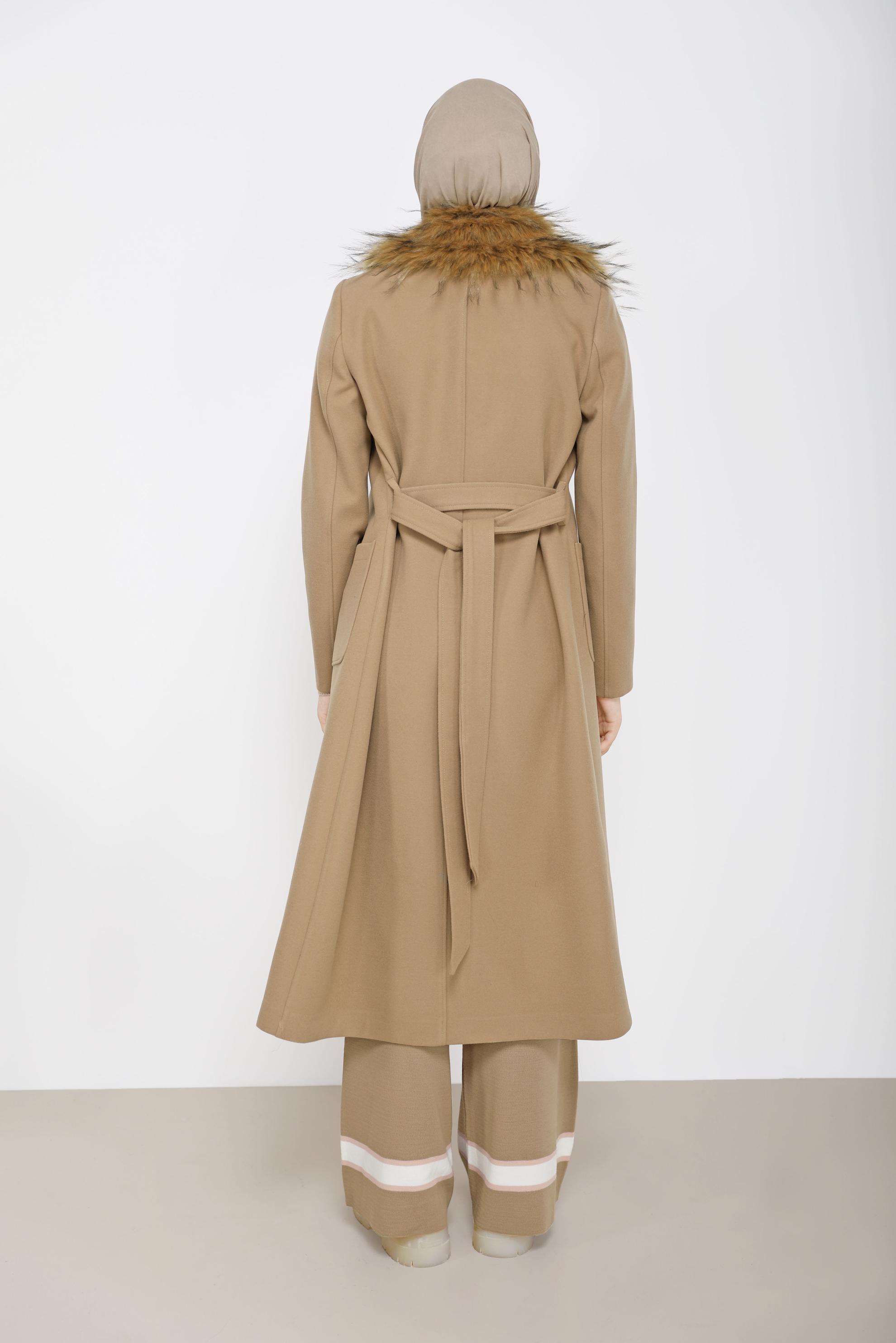 Tesettür giyim KAHVE KÜRK DETAYLI KUŞAKLI KABAN 90205 