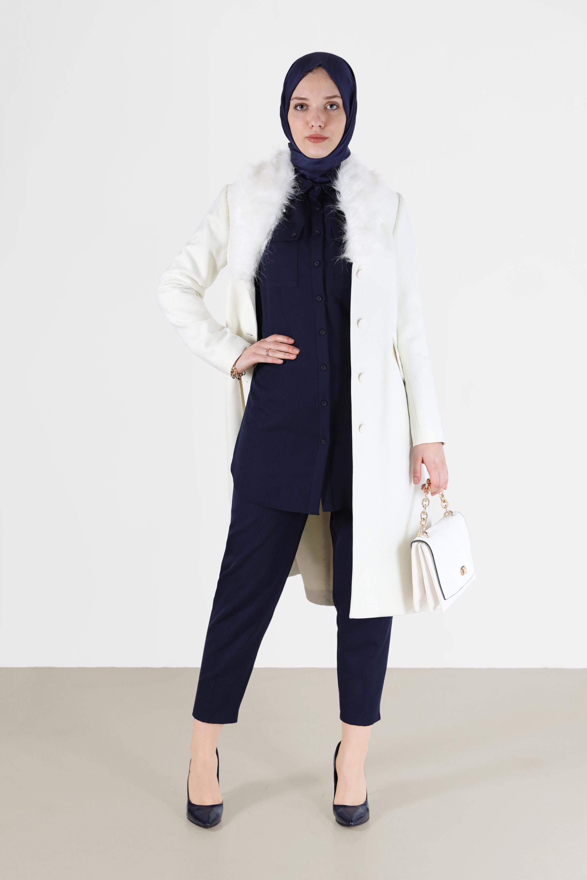 Tesettür giyim BEYAZ KÜRK DETAYLI KUŞAKLI KABAN 90206	