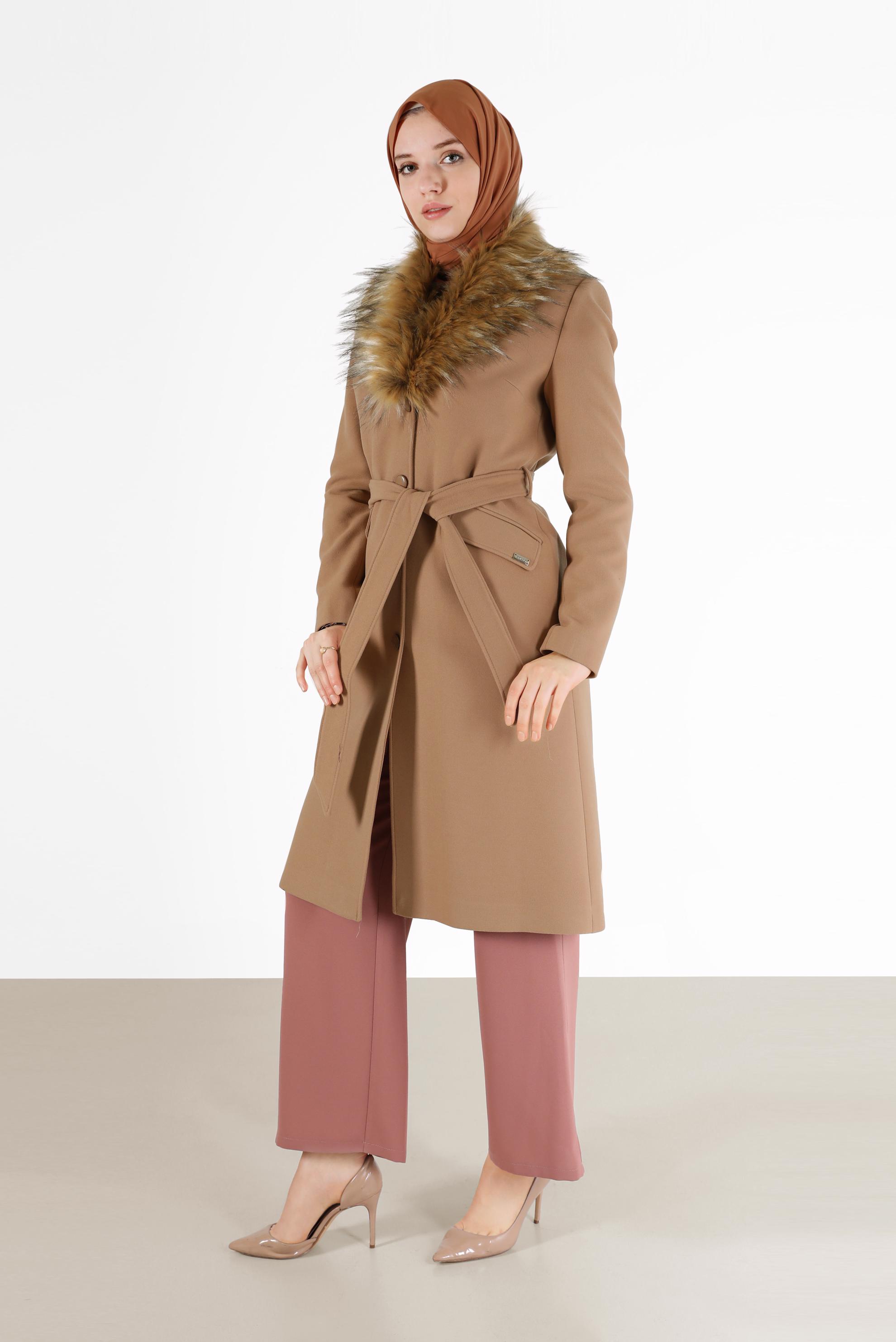 Tesettür giyim TABA KÜRK DETAYLI KUŞAKLI KABAN 90206	