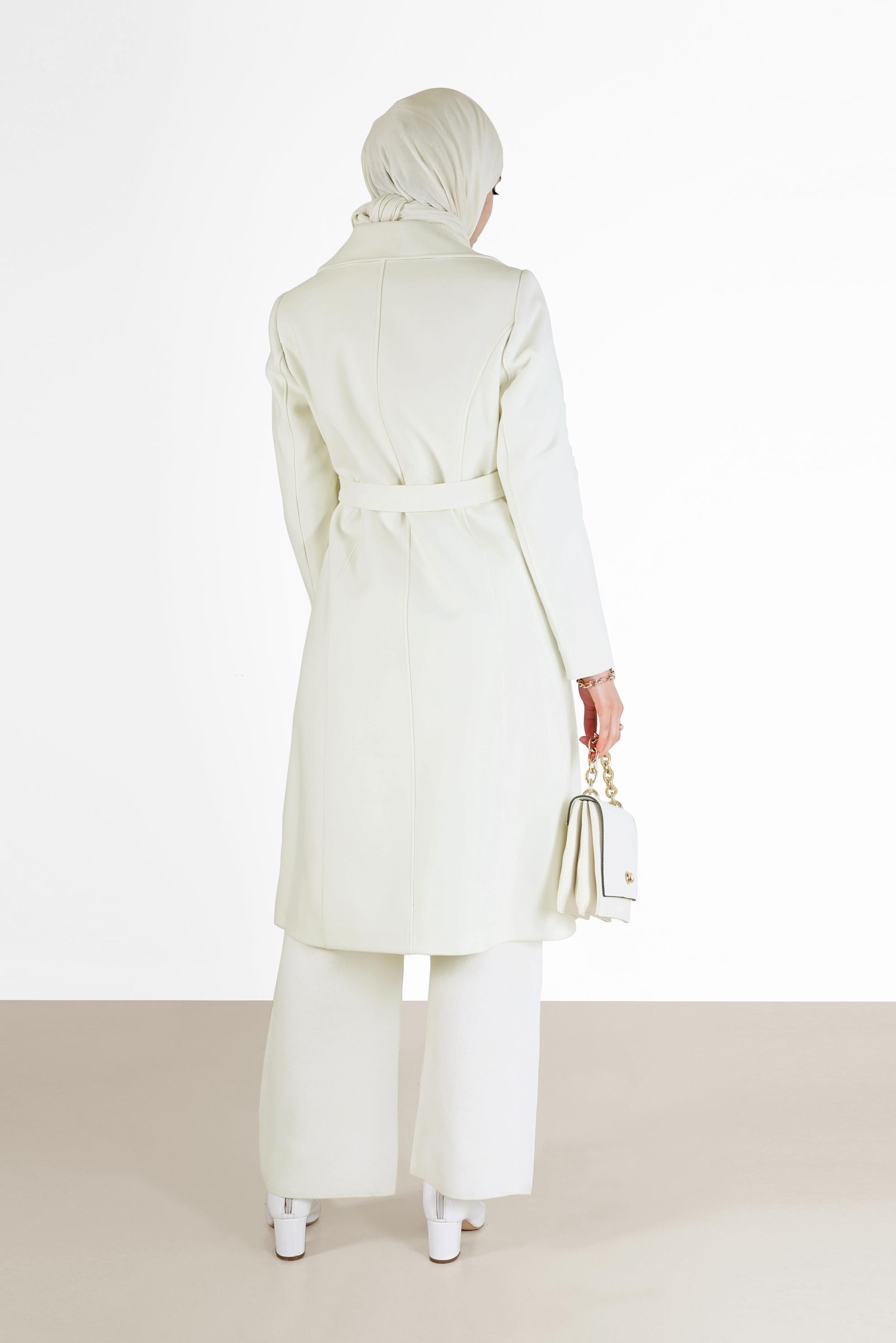 Tesettür giyim BEYAZ BELİ KUŞAKLI KRUVAZE YAKA KABAN 90218 