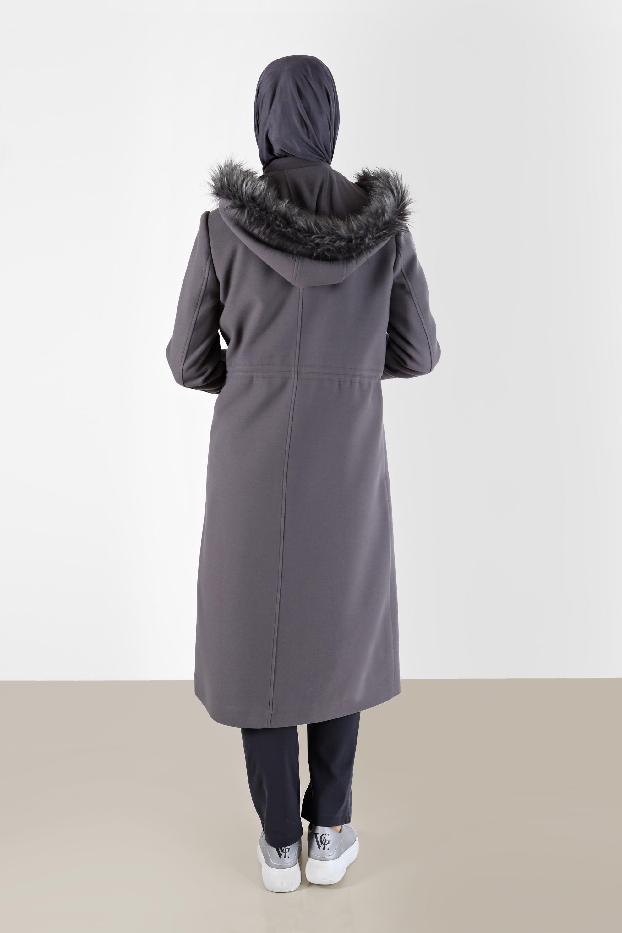 Tesettür giyim GRİ BELİ BÜZGÜLÜ KAPÜŞONLU KABAN 90221 