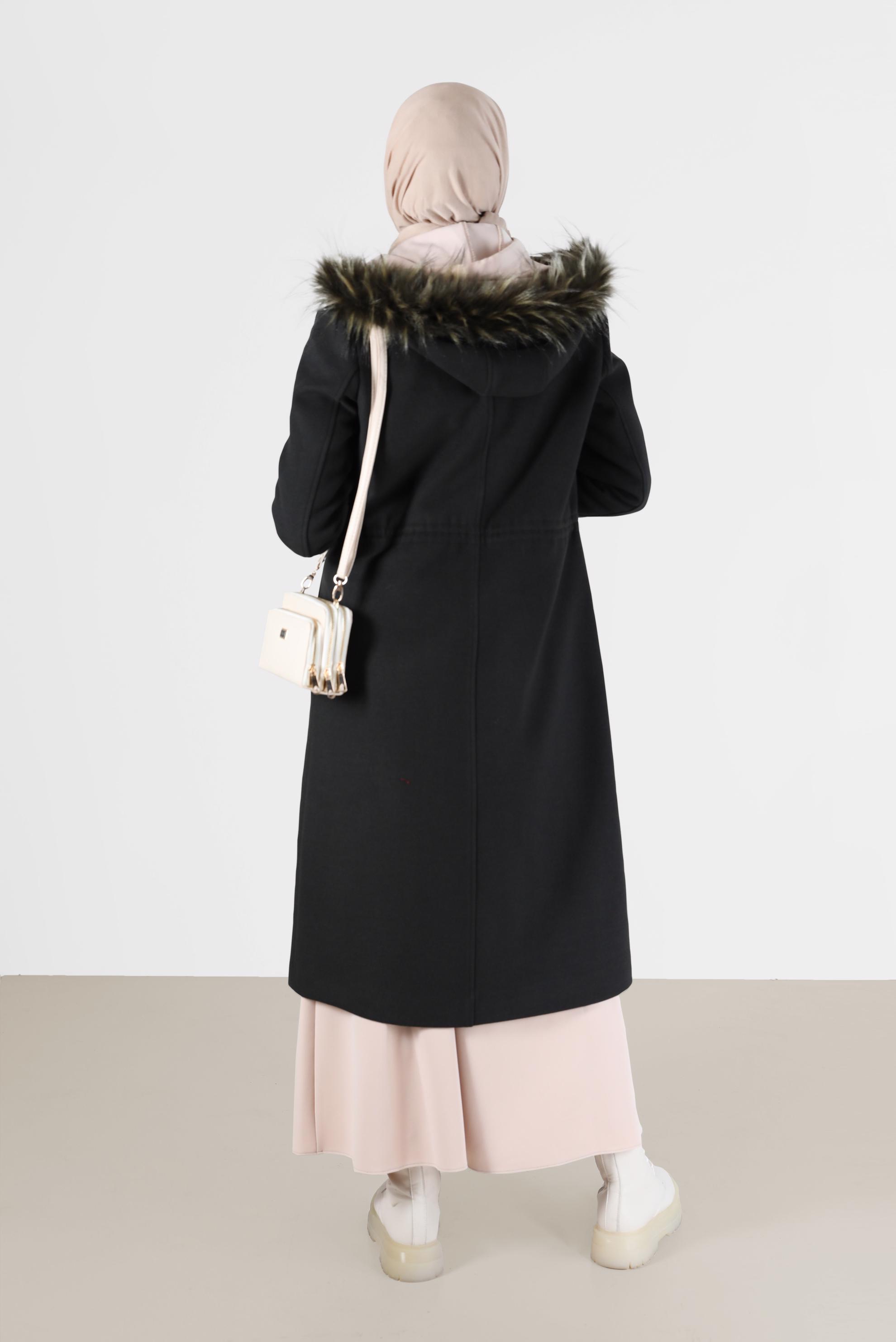 Tesettür giyim HAKİ BELİ BÜZGÜLÜ KAPÜŞONLU KABAN 90221 