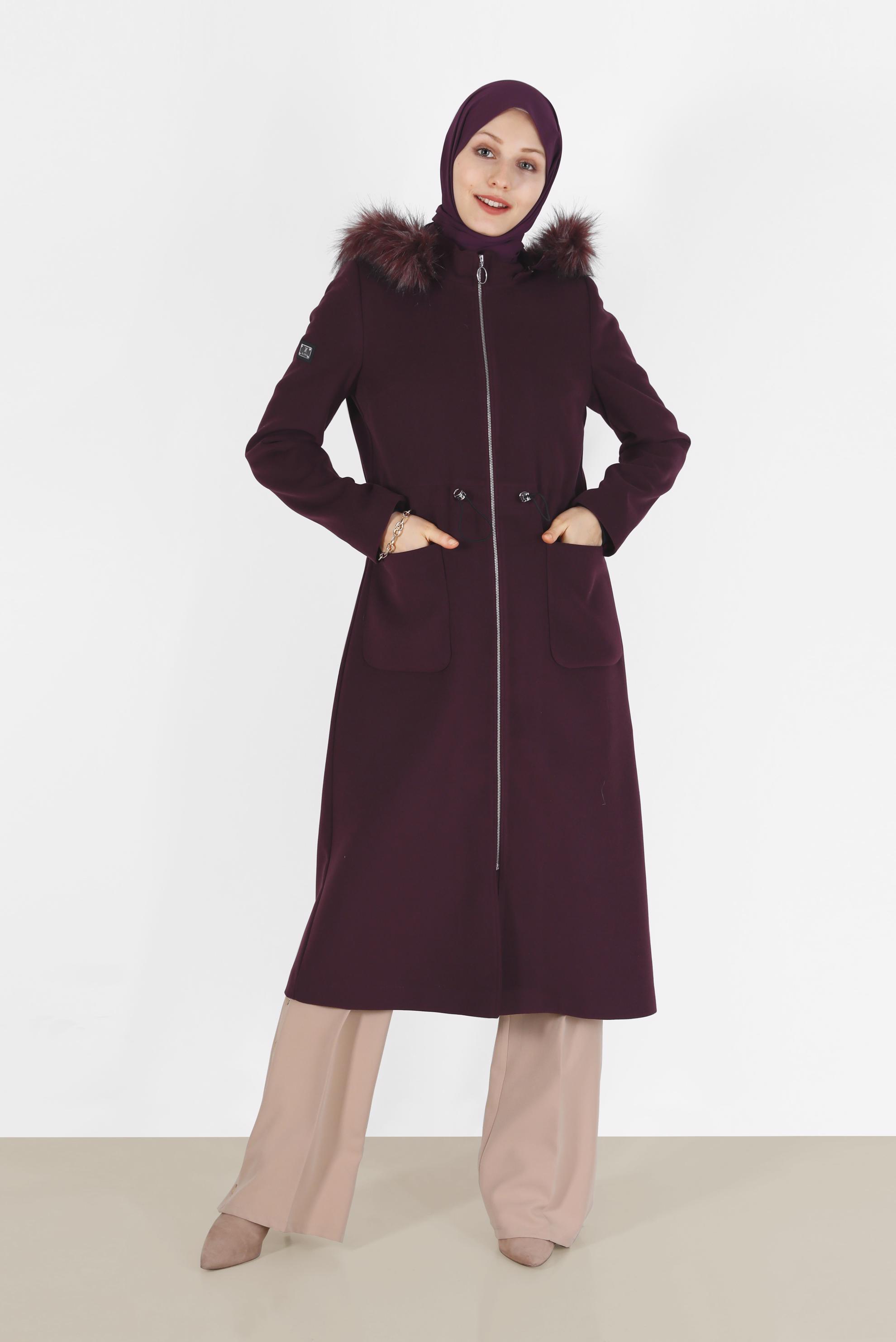 Tesettür giyim MÜRDÜM KAPÜŞONU KÜRK DETAYLI BELİ BÜZGÜLÜ KABAN 90226 