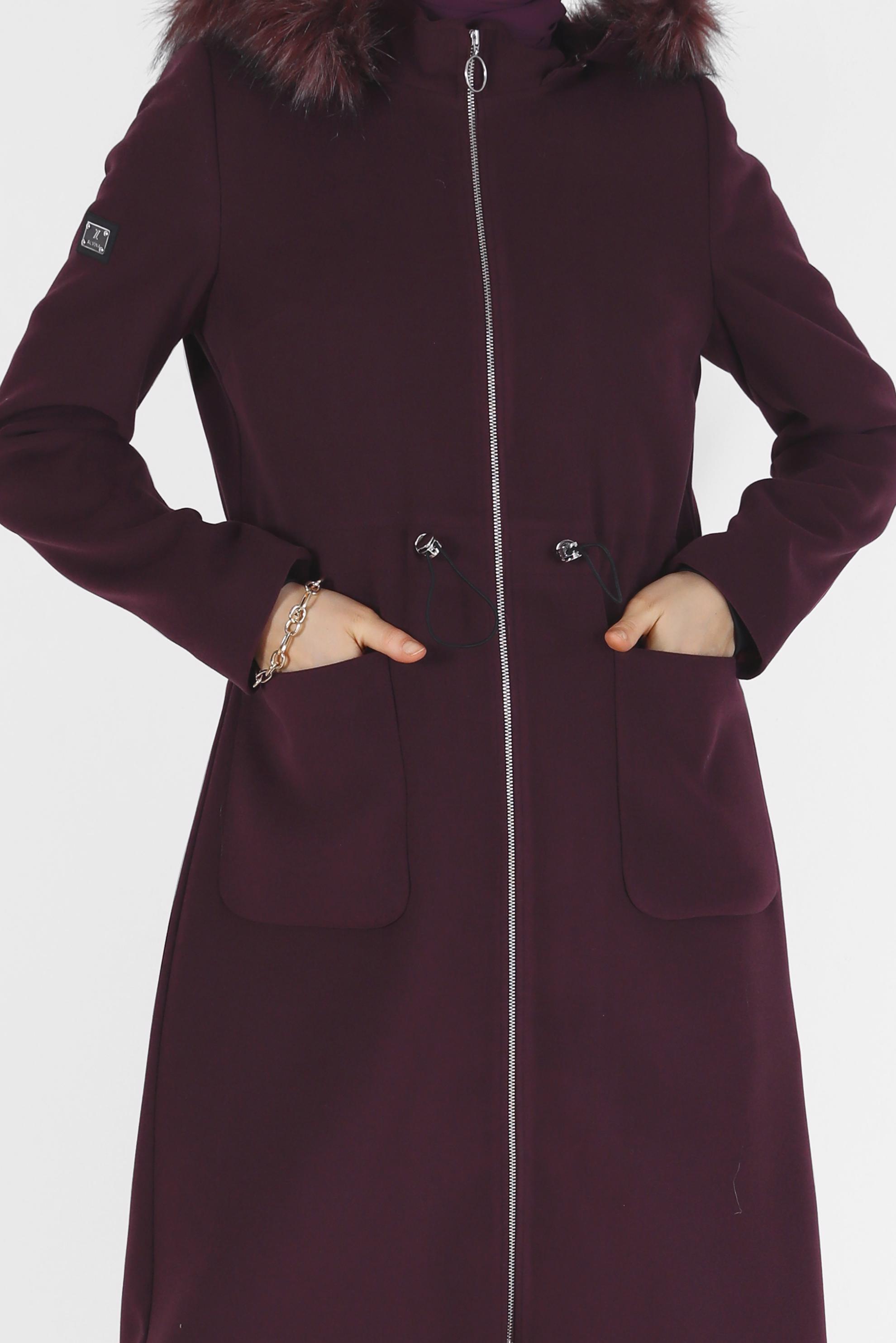 Tesettür giyim MÜRDÜM KAPÜŞONU KÜRK DETAYLI BELİ BÜZGÜLÜ KABAN 90226 