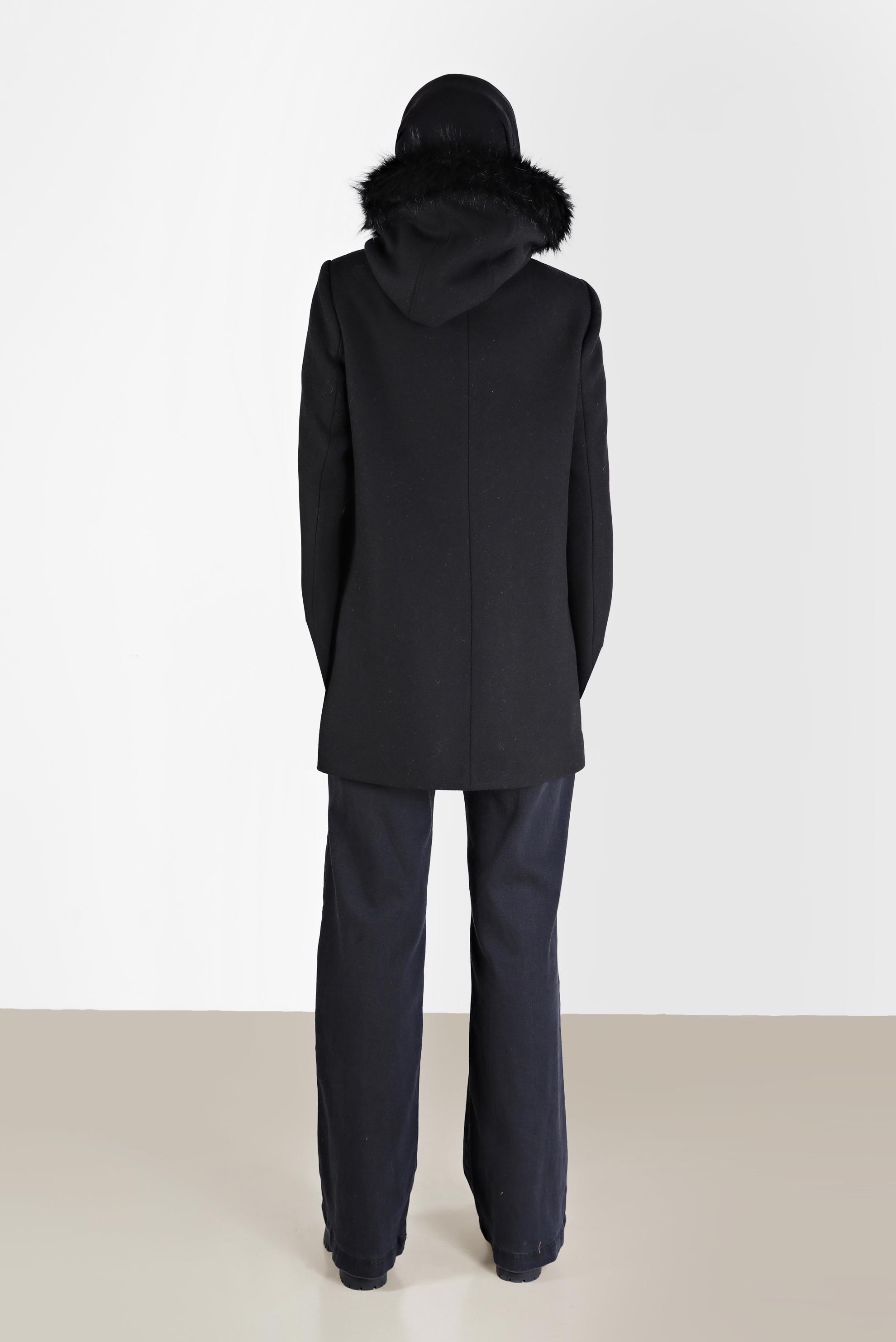 Tesettür giyim SİYAH KAPÜŞONU KÜRK DETAYLI FERMUARLI KABAN 90240	