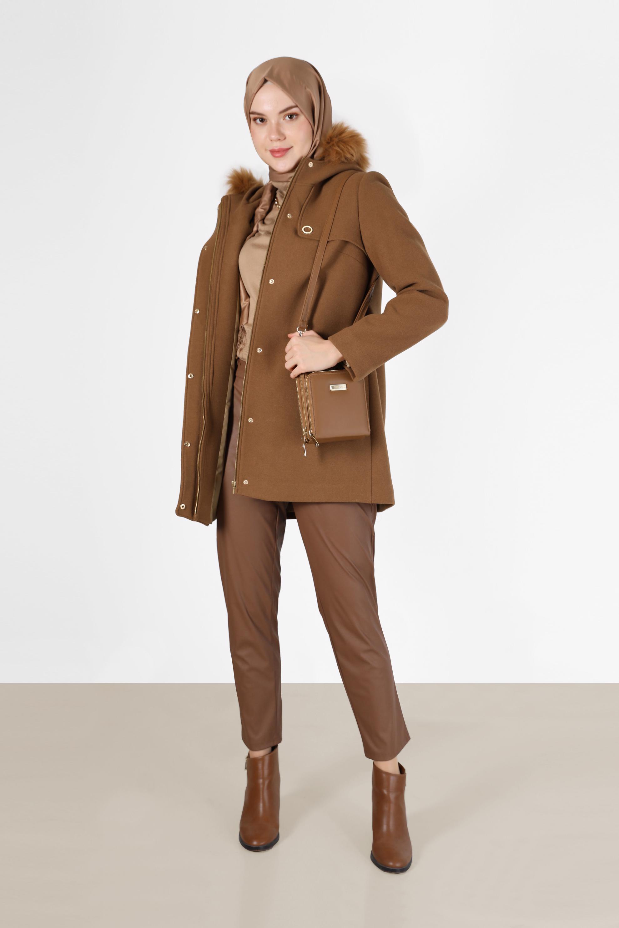 Vêtements hijab TABA MANTEAU ZIPPÉ À CAPUCHE FOURRURE 90240