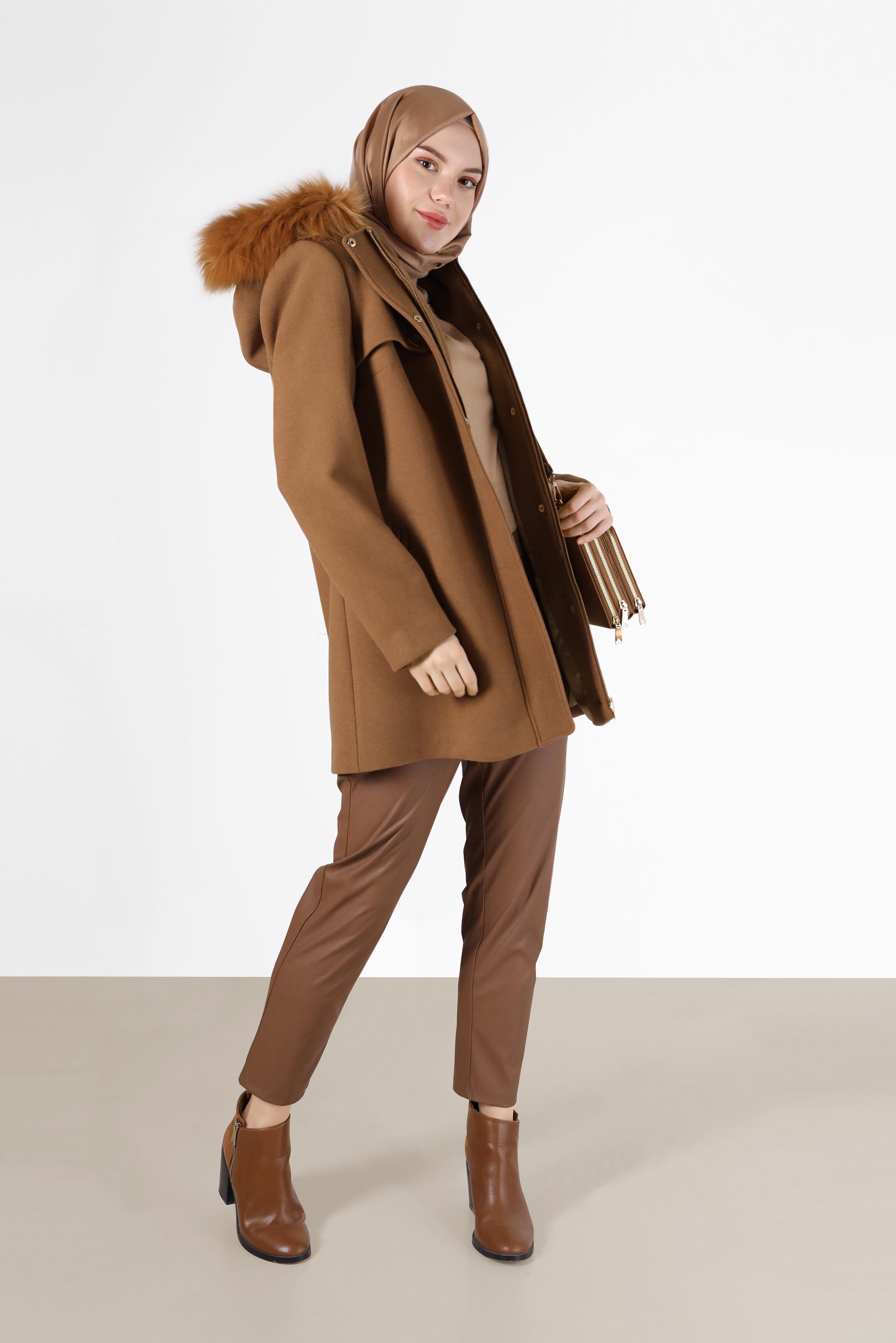 Vêtements hijab TABA MANTEAU ZIPPÉ À CAPUCHE FOURRURE 90240