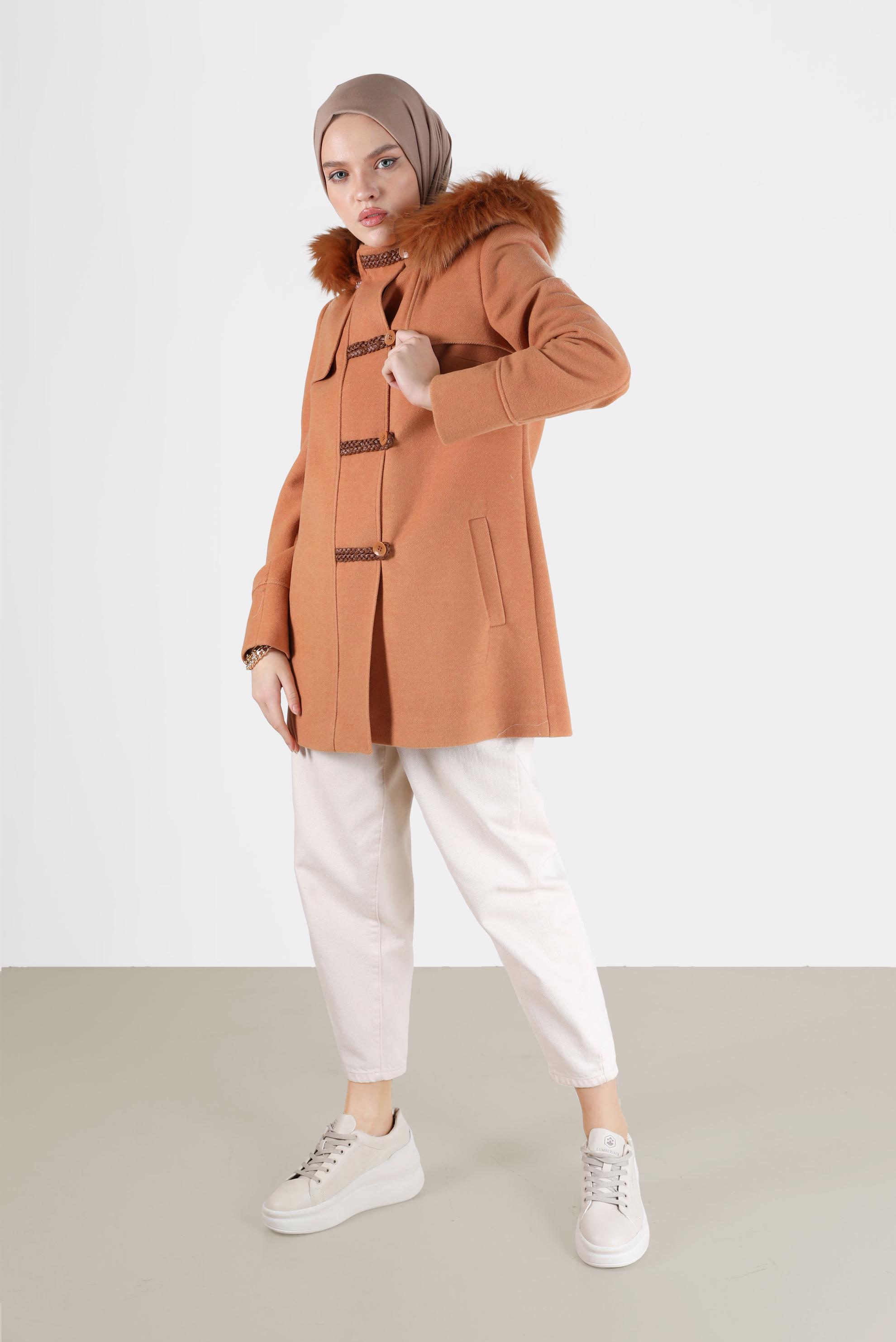 Tesettür giyim KAHVE KAPÜŞONU KÜRK DETAYLI CEPLİ KABAN 90241 