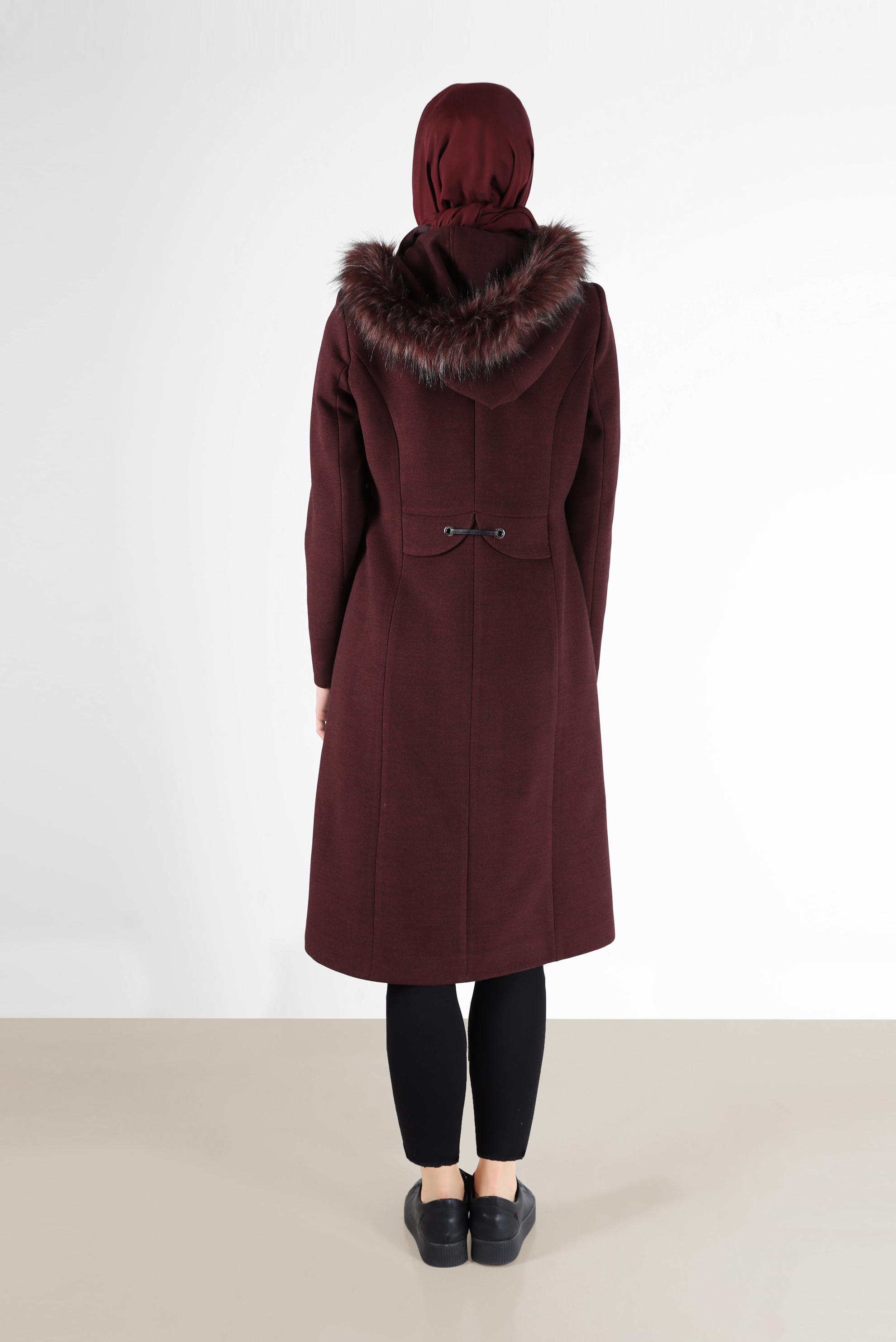 Vêtements hijab ROUGE BORDEAUX MANTEAU À CAPUCHE FOURRURE DÉTAIL OEILLETS 90248