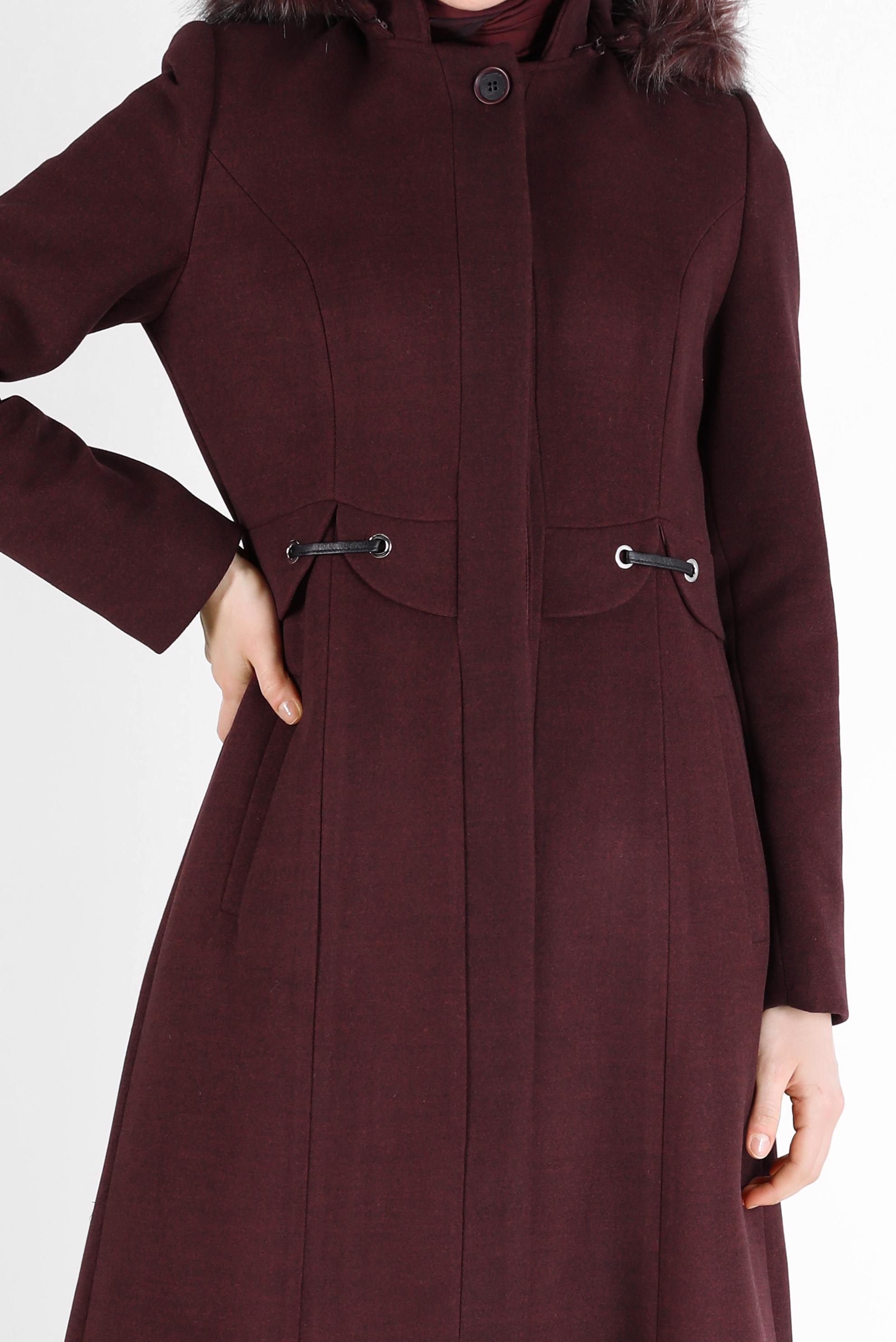 Vêtements hijab ROUGE BORDEAUX MANTEAU À CAPUCHE FOURRURE DÉTAIL OEILLETS 90248