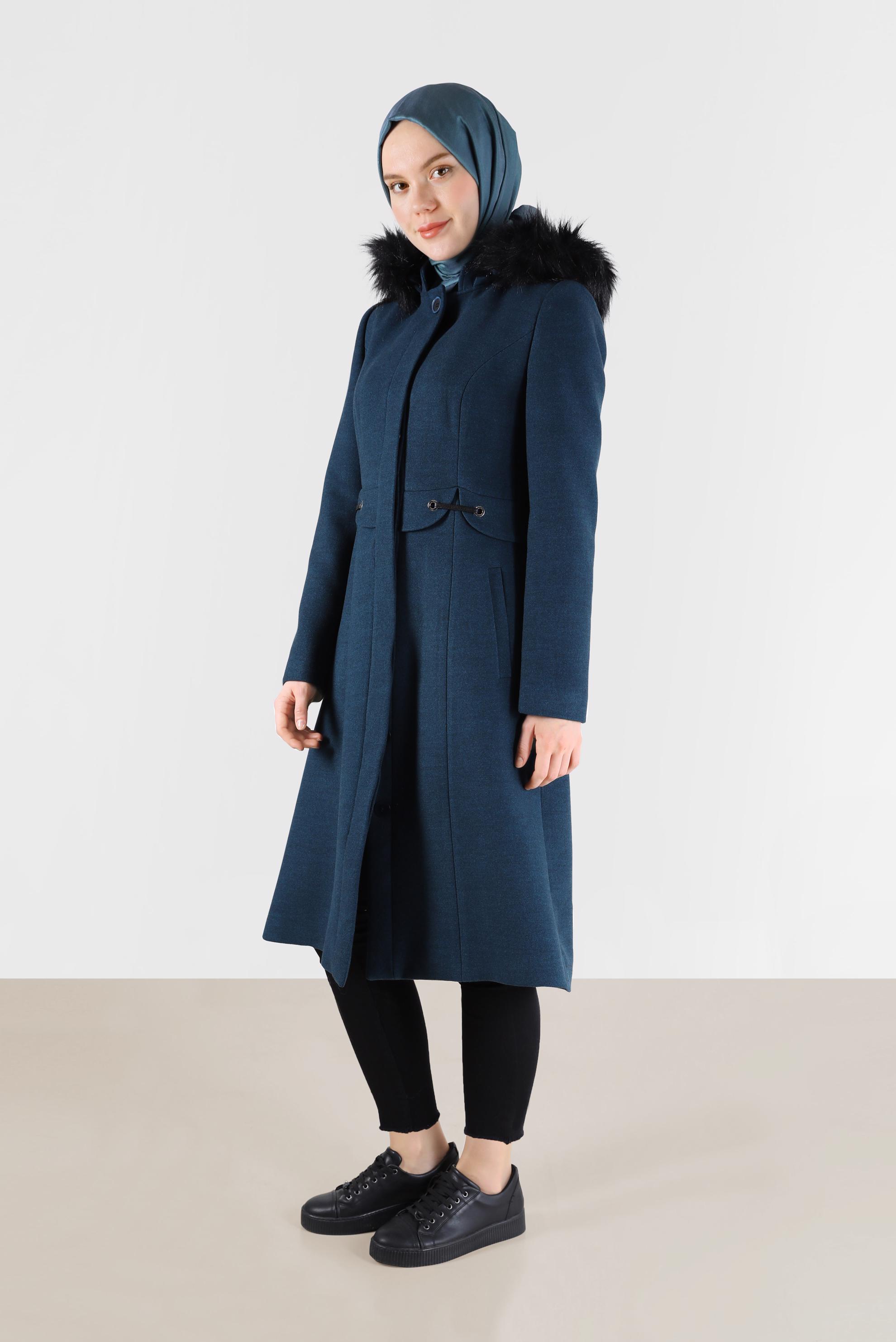 Tesettür giyim MAVİ KUŞGÖZÜ DETAYLI KAPÜŞONU KÜRKLÜ KABAN 90248