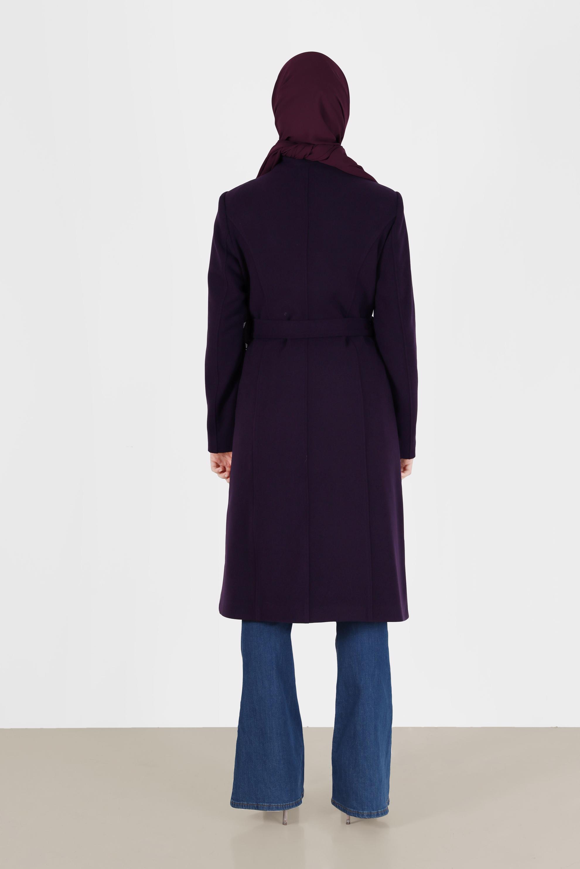 Tesettür giyim MOR DÜĞME DETAYLI KUŞAKLI KABAN 90255