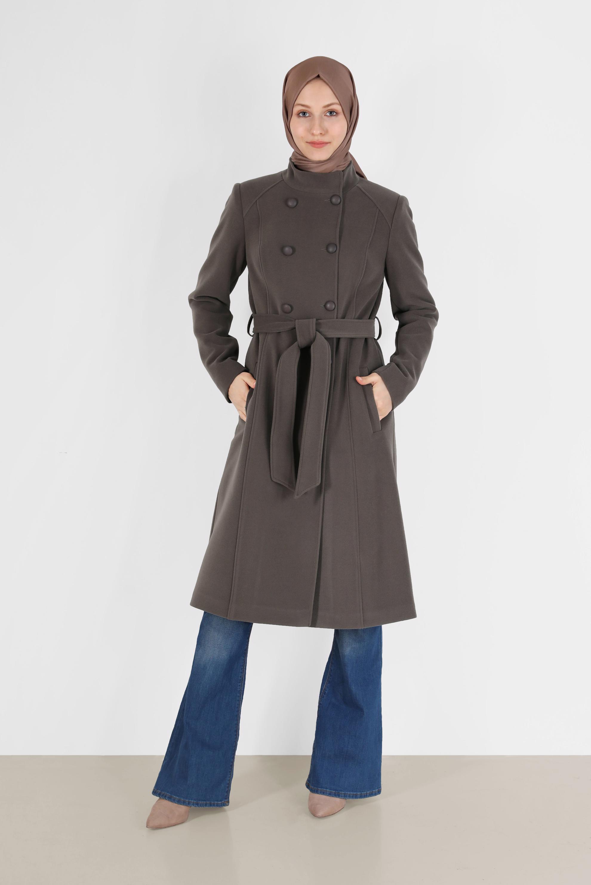 Tesettür giyim VİZON DÜĞME DETAYLI KUŞAKLI KABAN 90255