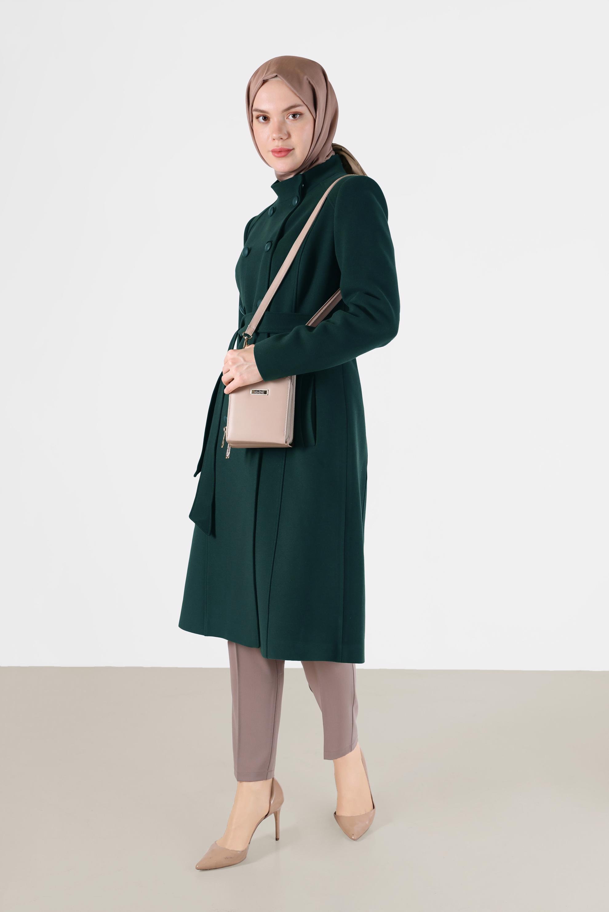 Tesettür giyim YEŞİL DÜĞME DETAYLI KUŞAKLI KABAN 90255